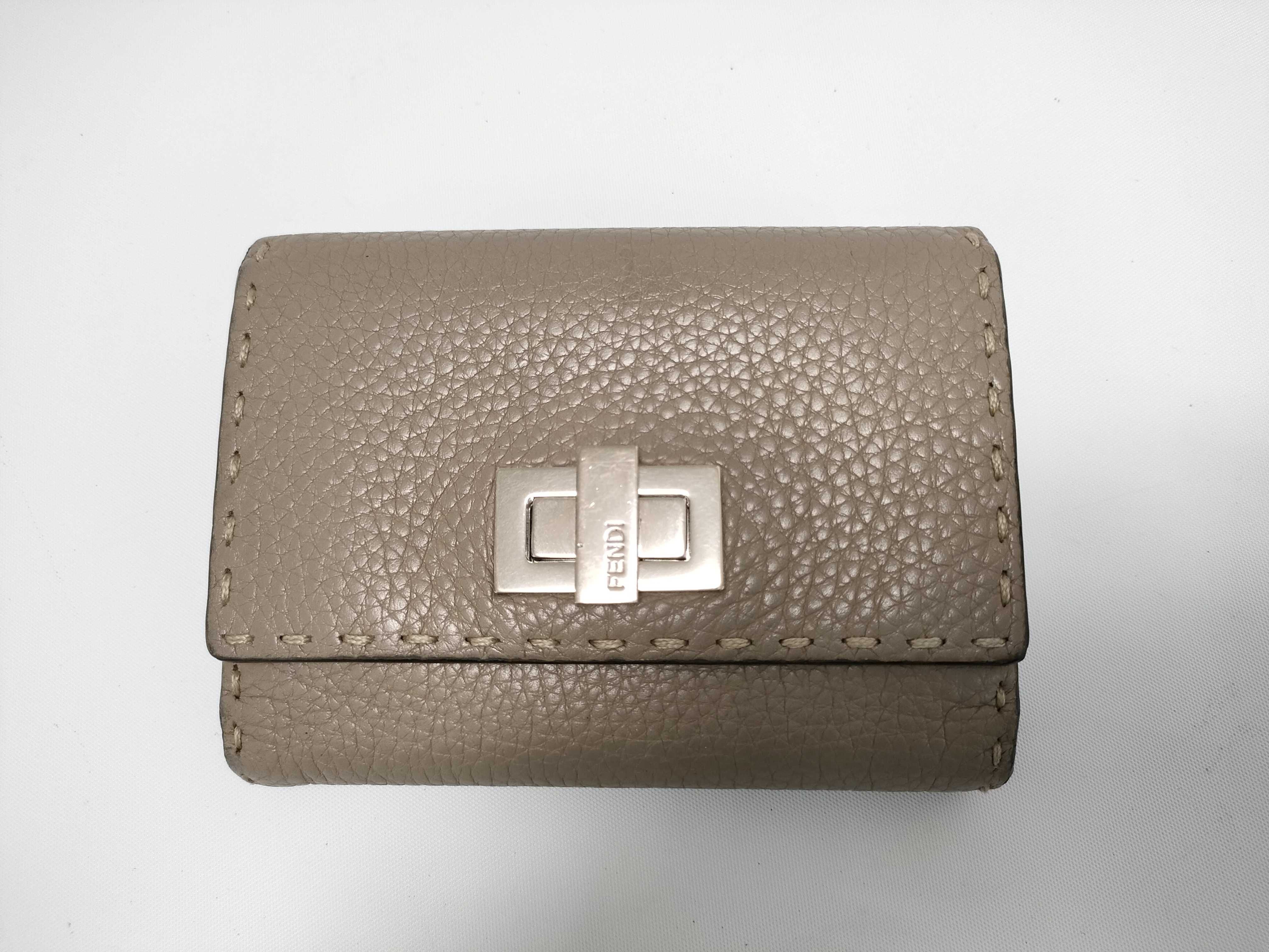 Peekaboo Selleria Leather Compact Wallet (Serial Number)