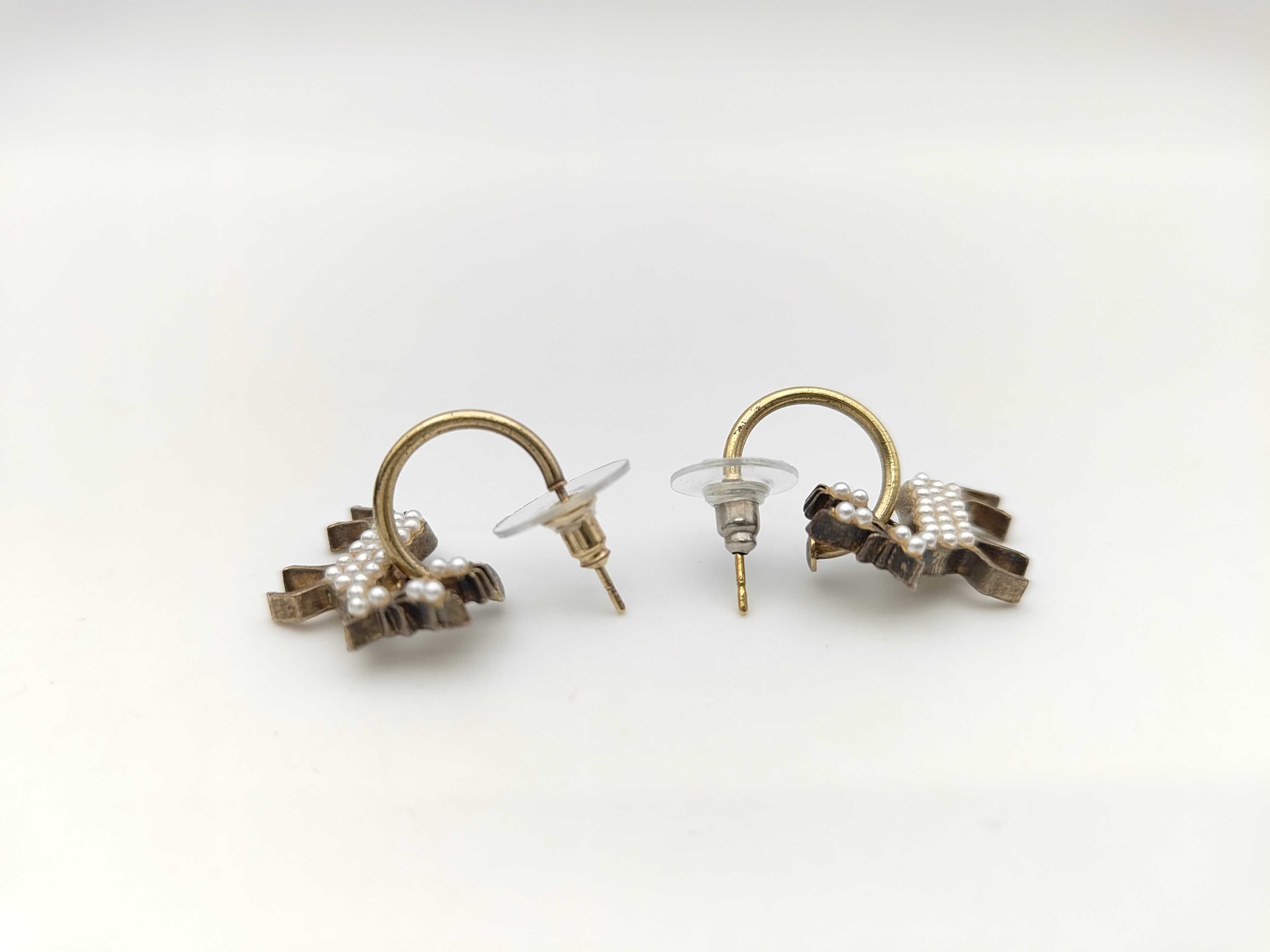 Reindeer Pearl Earrings 01A (with box) — view 3