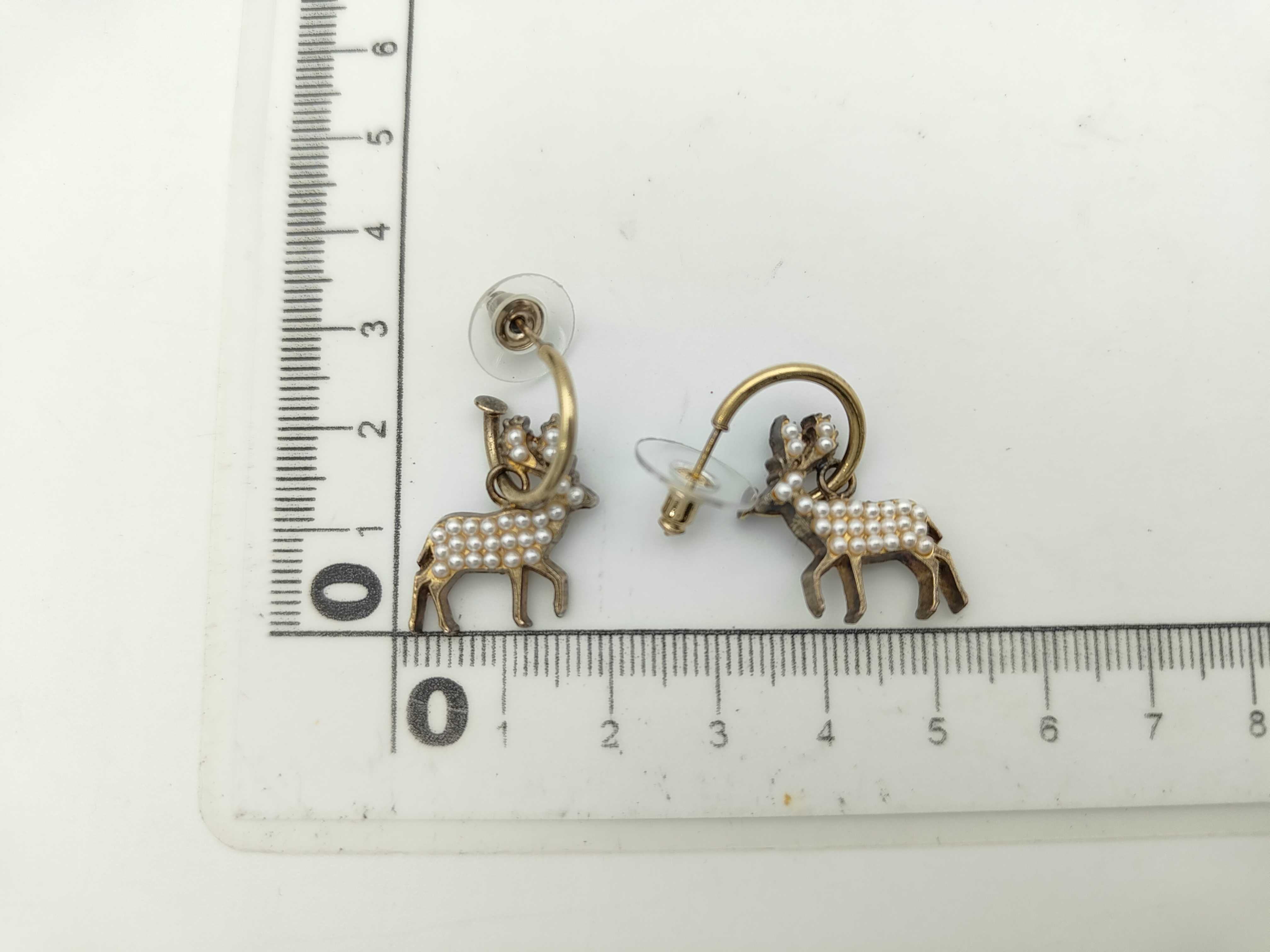 Reindeer Pearl Earrings 01A (with box) — view 5