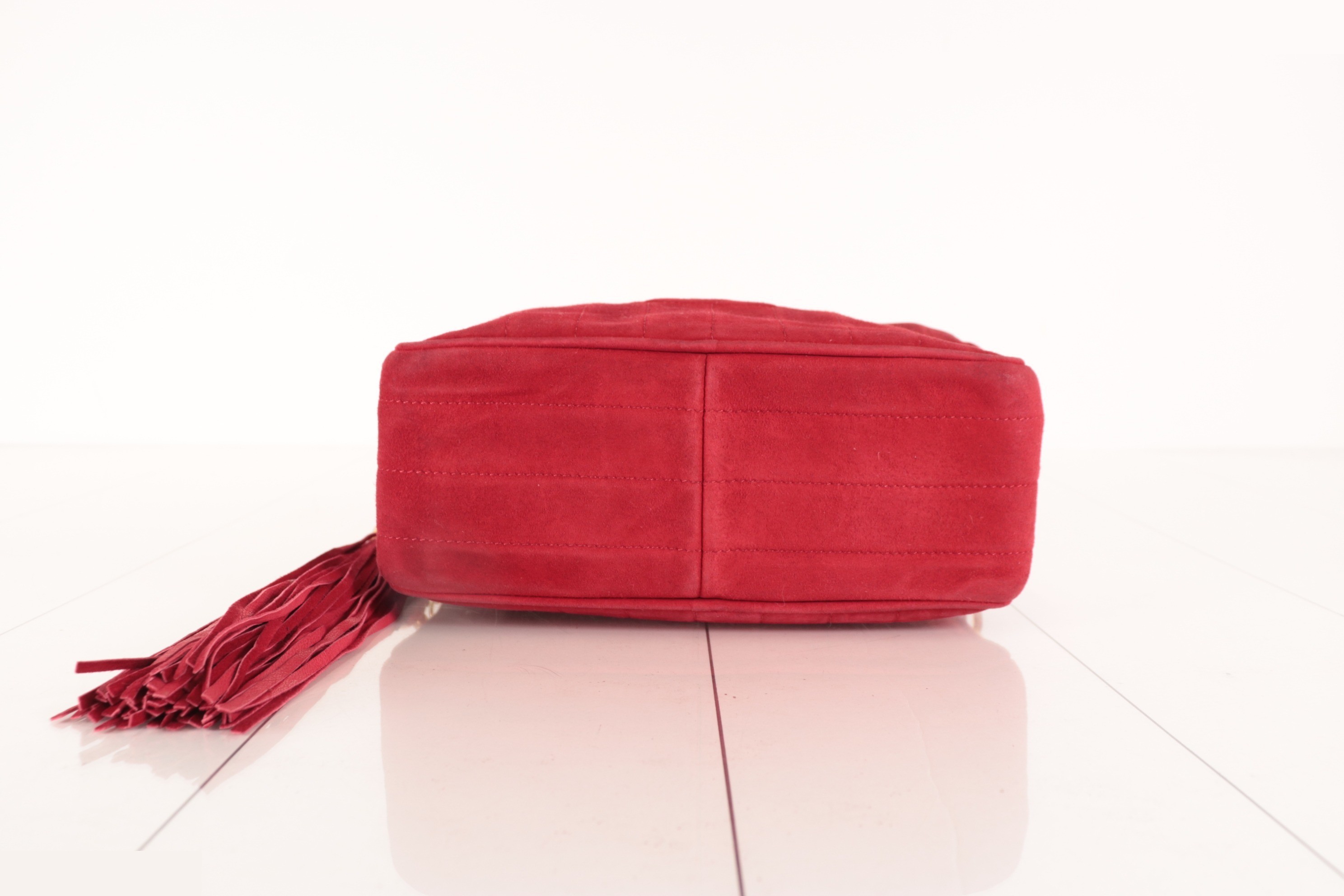 Fringe suede bejeweled chain shoulder bag, red — view 6