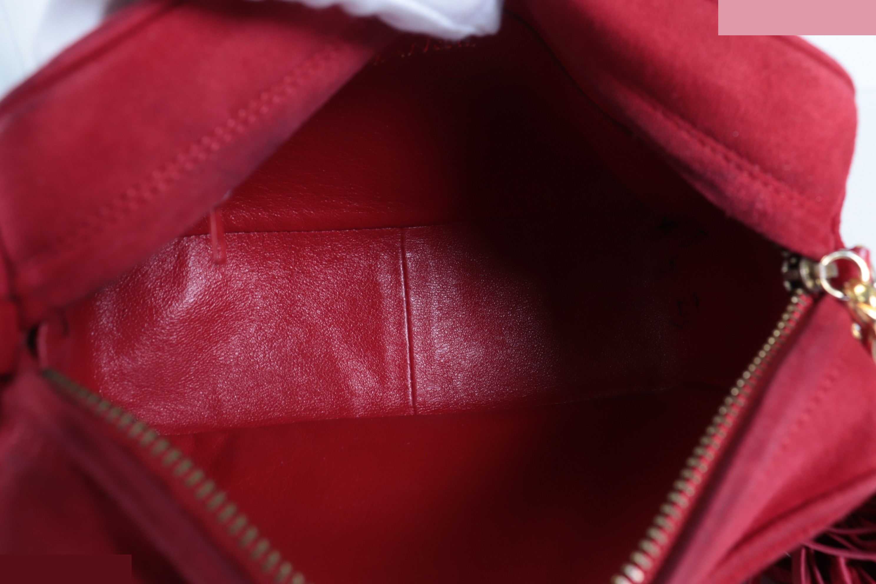 Fringe suede bejeweled chain shoulder bag, red — view 8