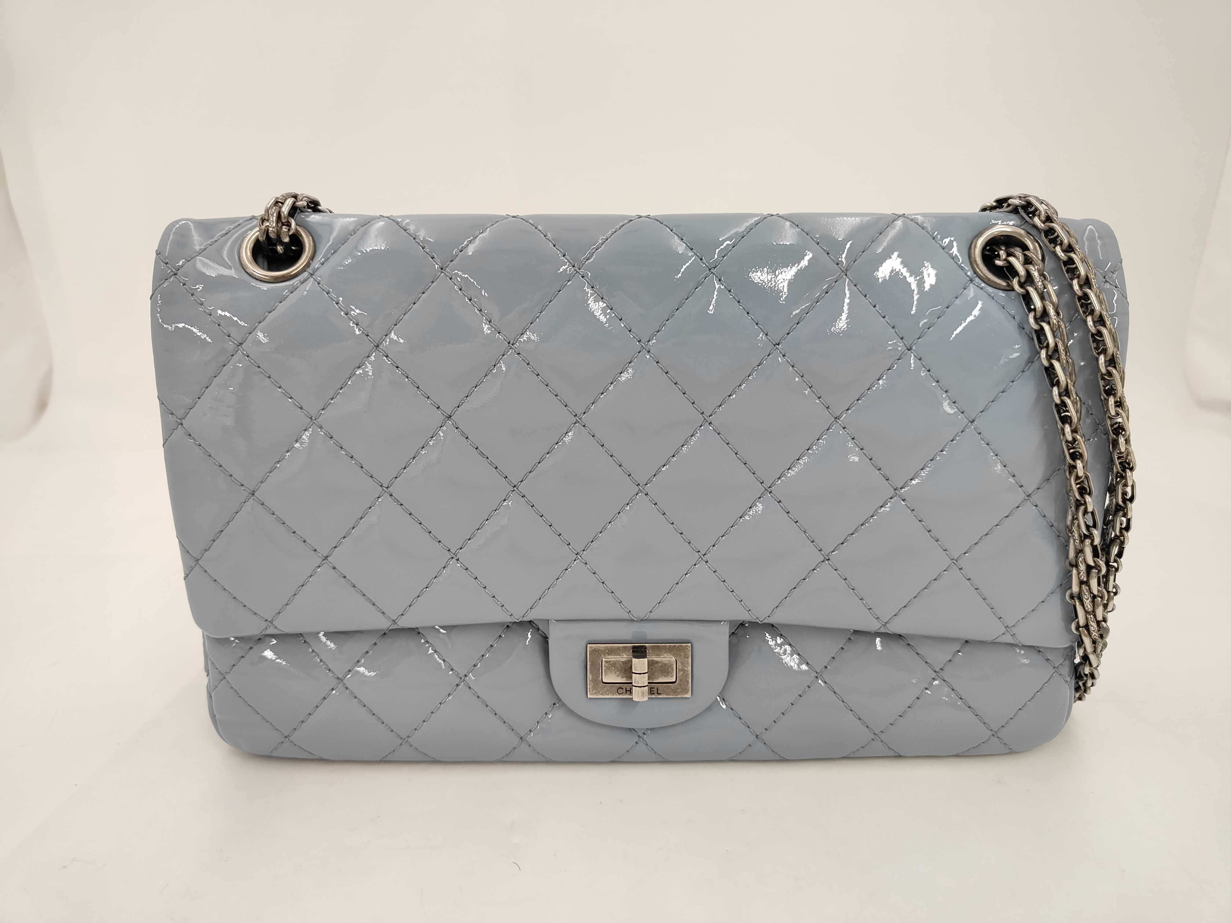 Matelassé Chain Shoulder Bag