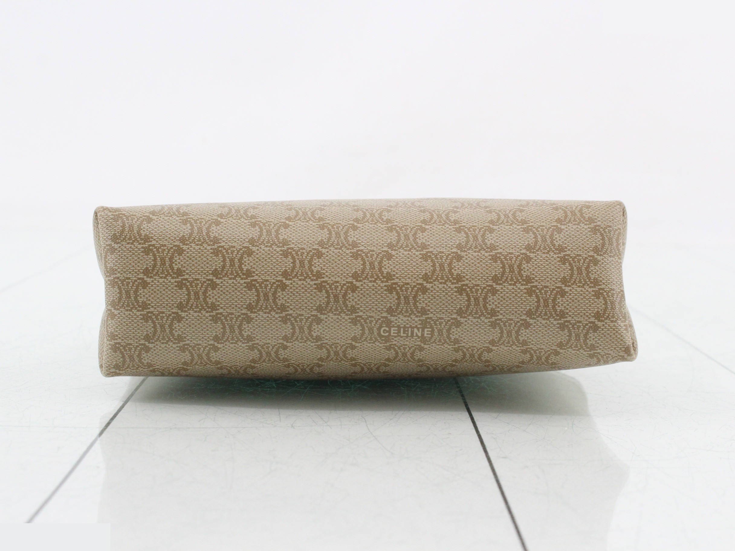 pouch — view 3