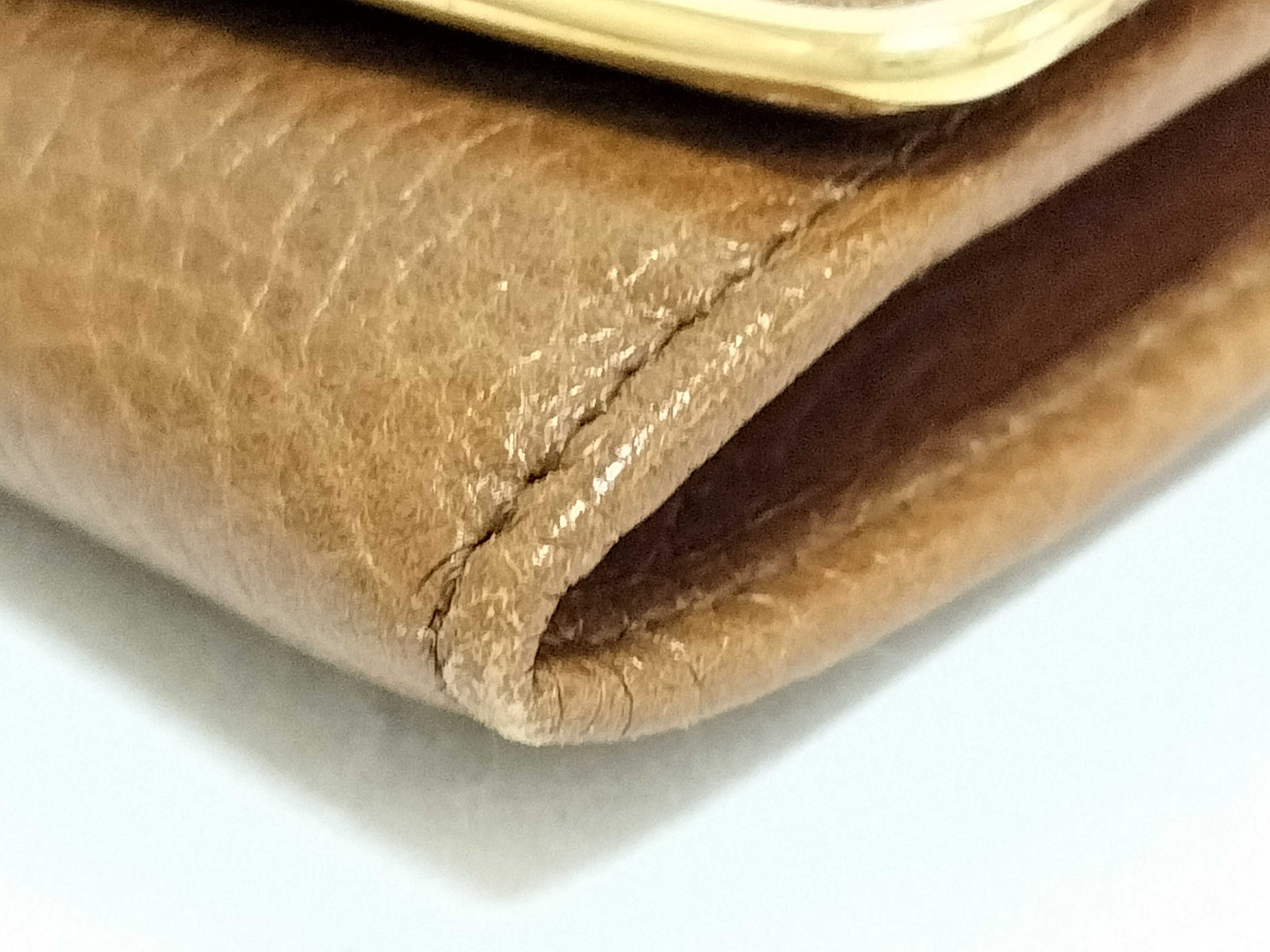 wallet — view 4