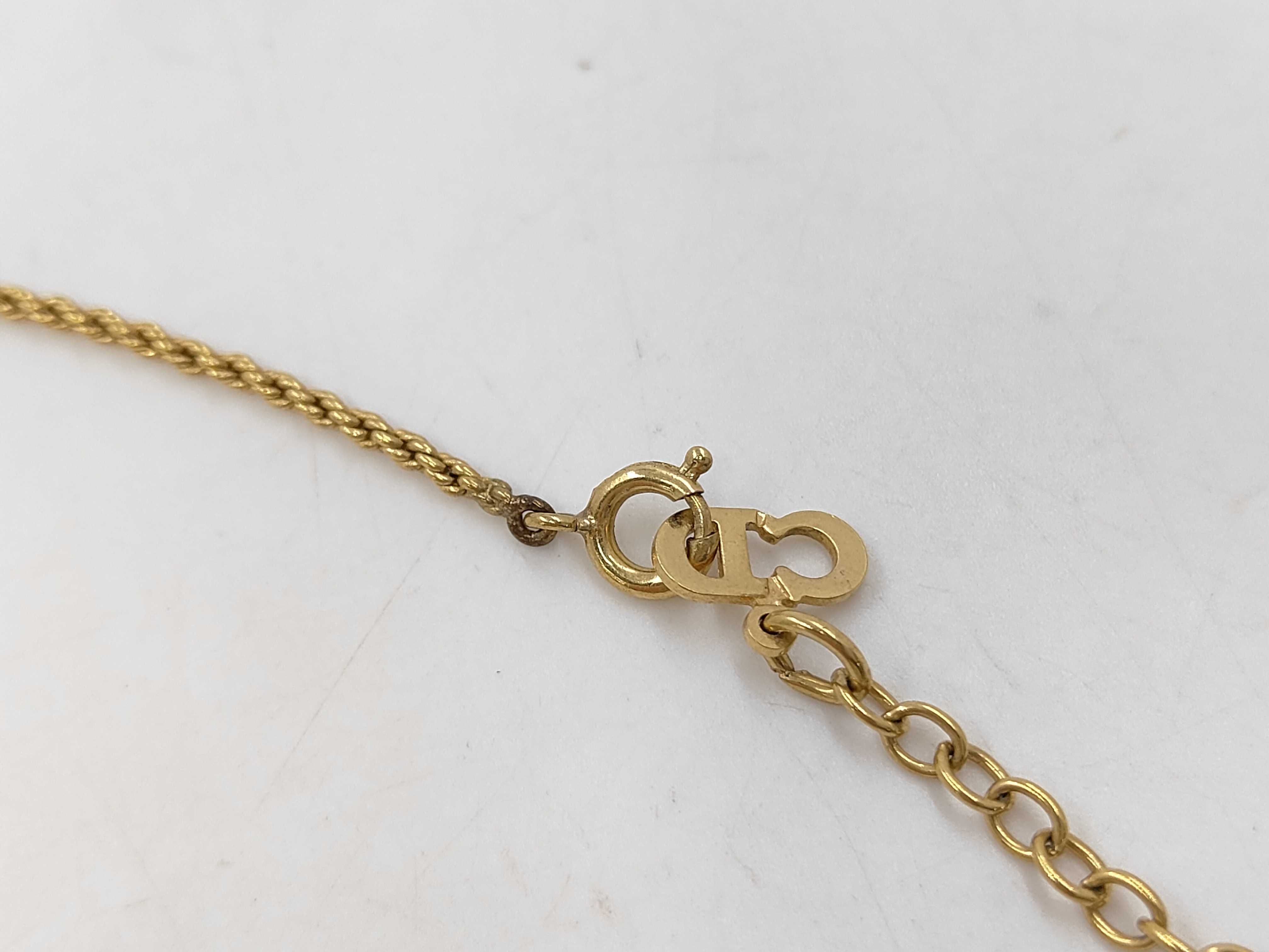 necklace — view 3