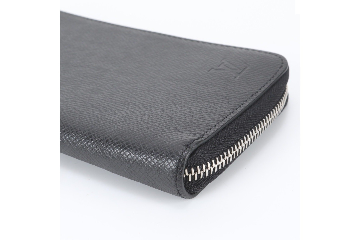 RFID-enabled Taiga Zippy Wallet Vertical M30503 Leather — view 3