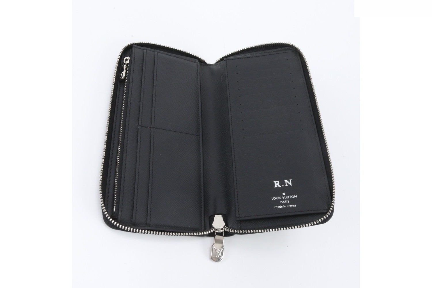 RFID-enabled Taiga Zippy Wallet Vertical M30503 Leather — view 6
