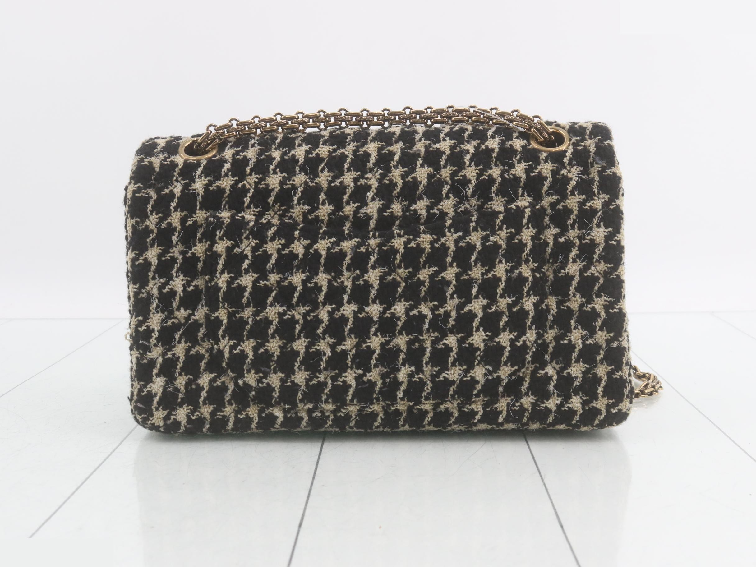 Tweed 2.55 Chain Shoulder Bag — view 2