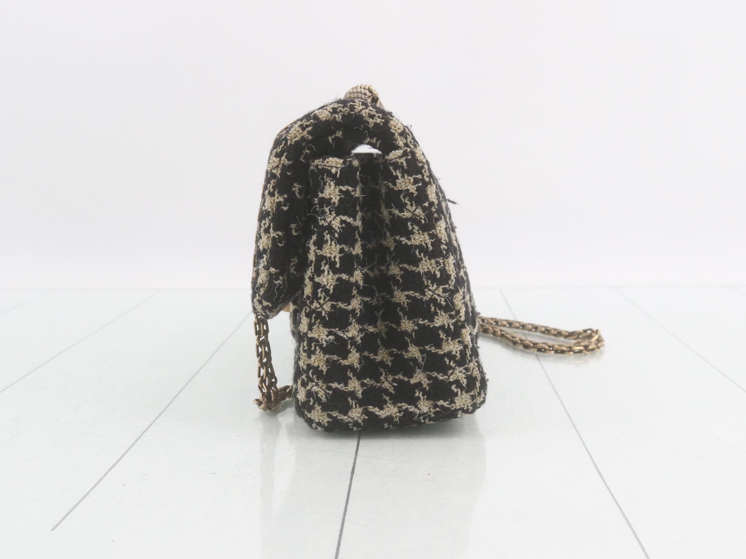 Tweed 2.55 Chain Shoulder Bag — view 3