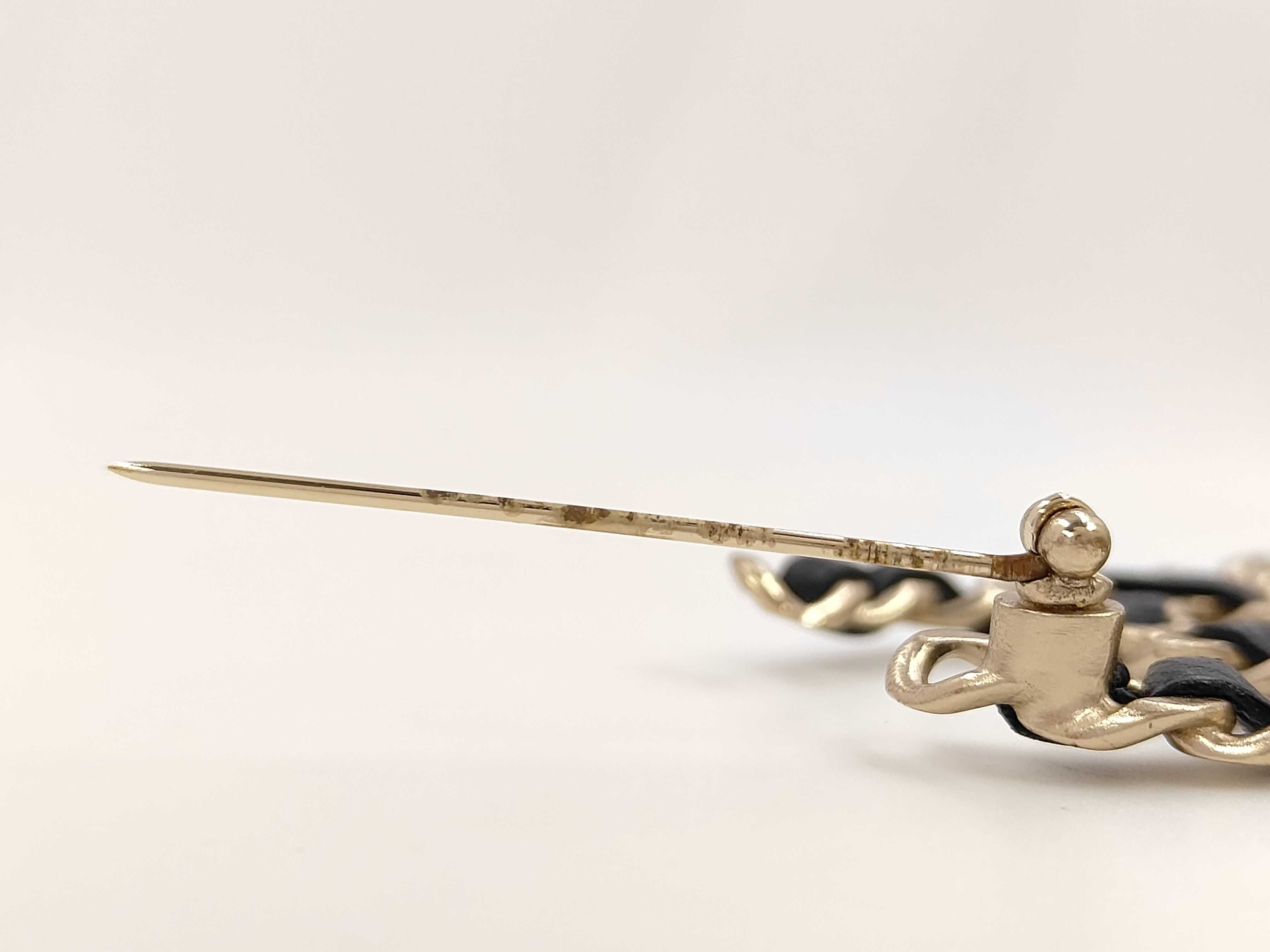 Coco Mark Leather B19 V Brooch — view 4