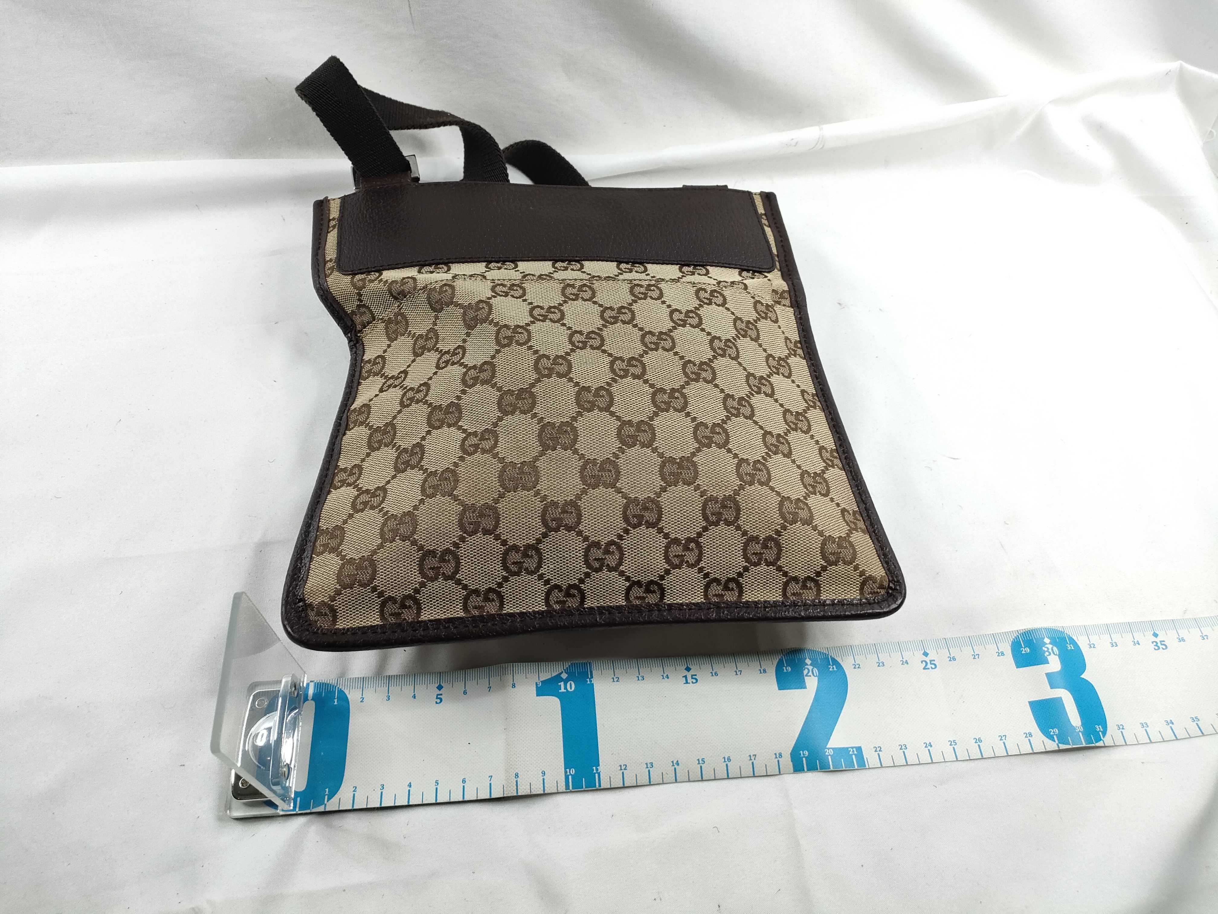 GG Canvas Shoulder Bag - Gucci Shoulder Bag GG Canvas Leather Logo Plate Beige Shoulder Bag — view 2