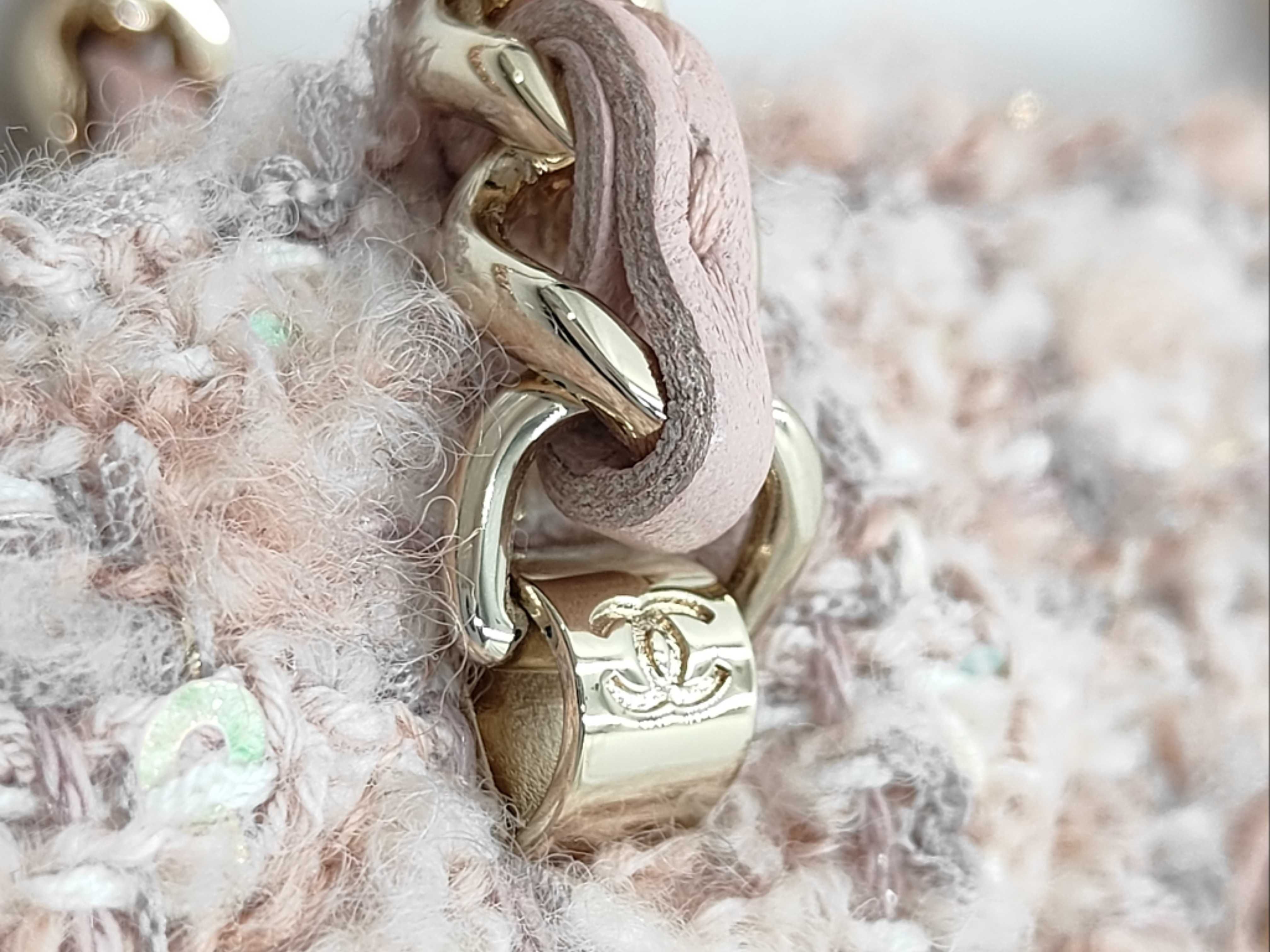 Chain Shoulder Bag — view 7