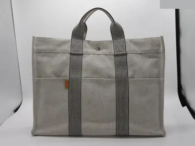 New Fourre-Tout MM Tote Bag, with tags, fits A4 size documents.