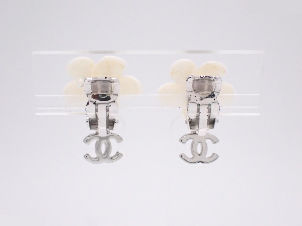 Vintage Classic (Precious Metal) Earrings 05P — view 2