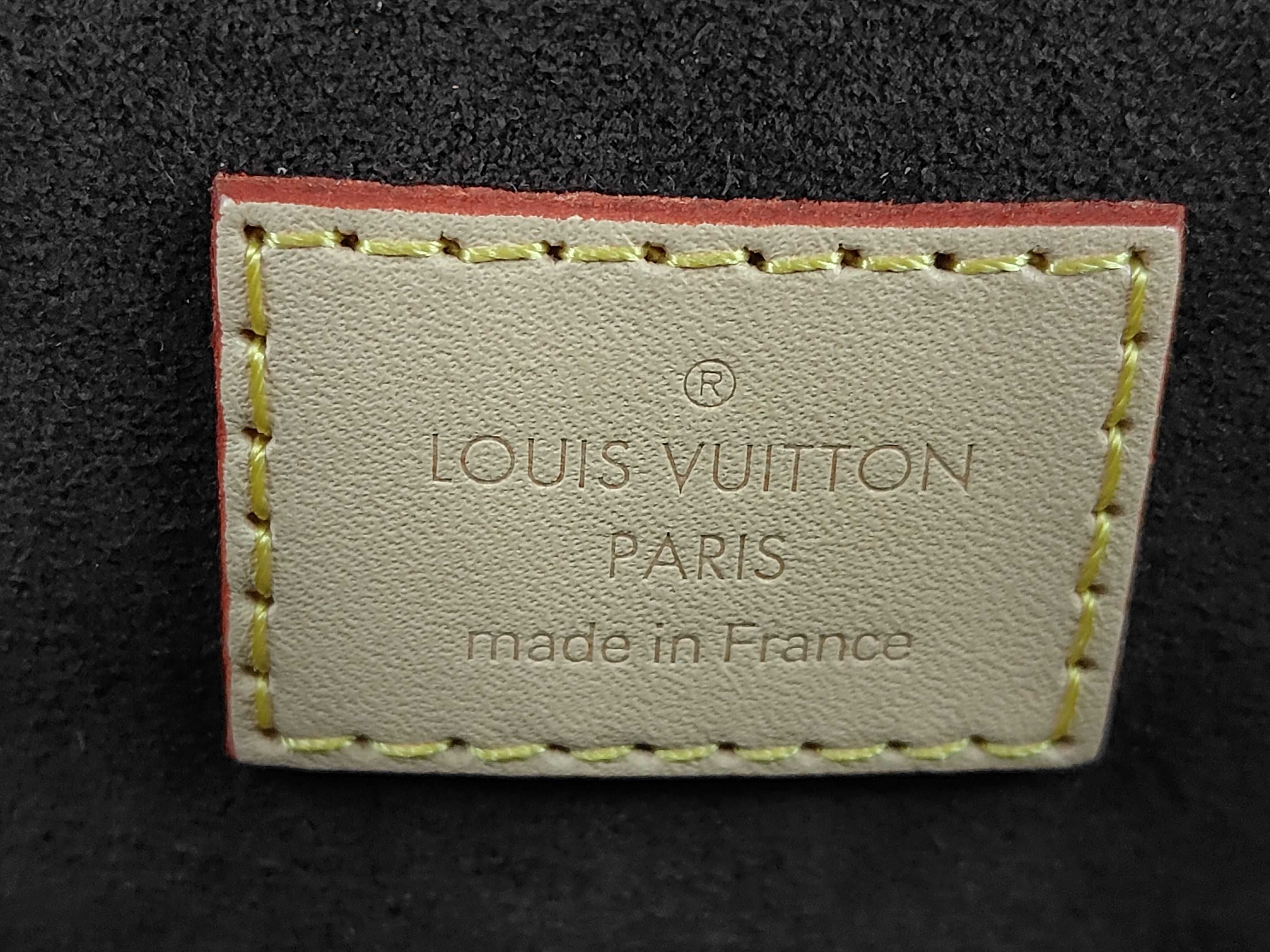 M40780 Monogram Pochette Metis MM Shoulder Bag with Shoulder Strap and Dust Bag — view 15