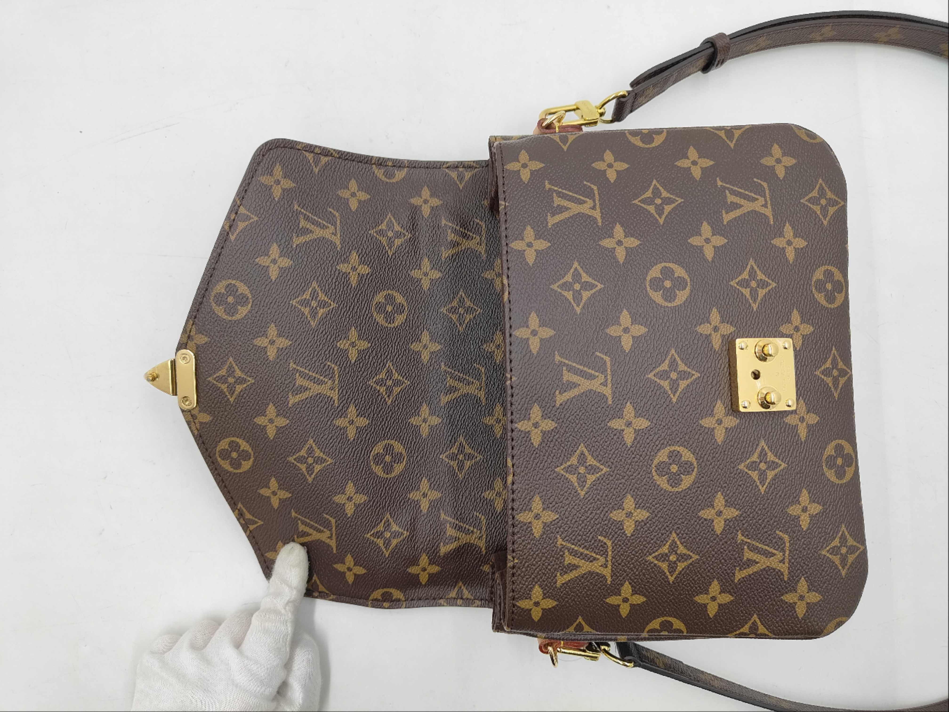 M40780 Monogram Pochette Metis MM Shoulder Bag with Shoulder Strap and Dust Bag — view 8