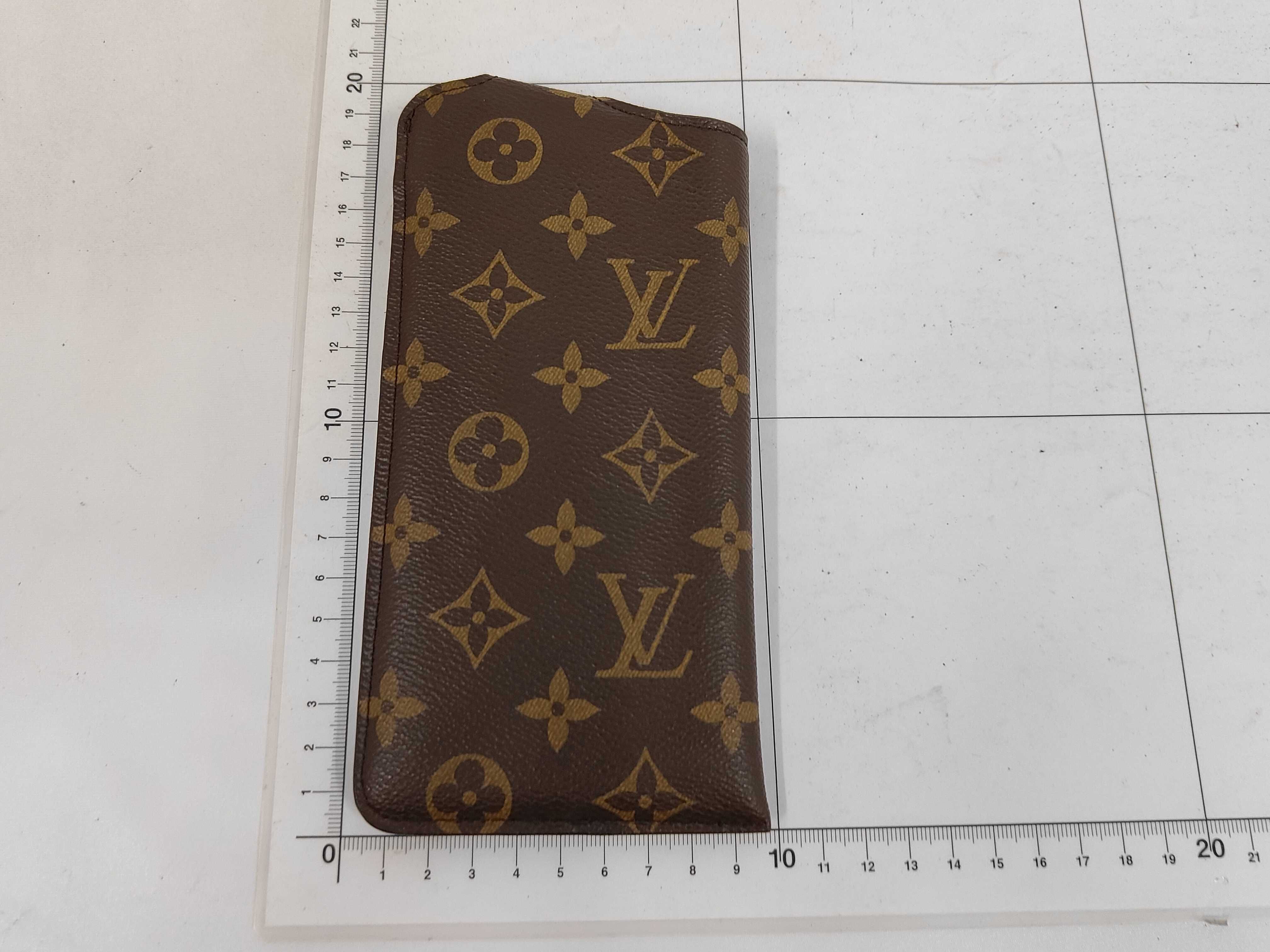 Monogram Louis Vuitton Monogram Etui Lunettes MM Glasses Case M66544 SN21*4 Wallet — view 2