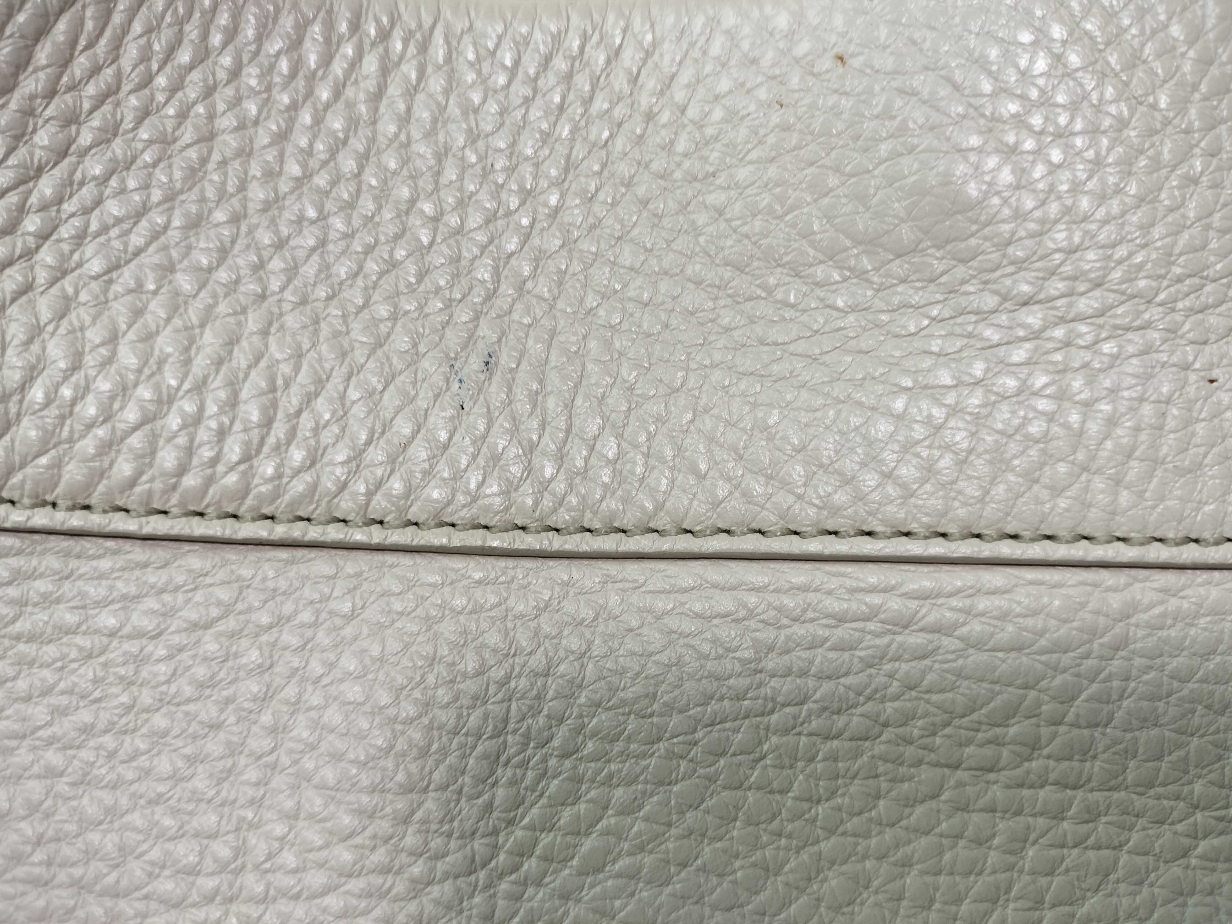 BR2248 Leather One-Shoulder Bag, Ivory, with Guarantee Card, Name Tag, and Dust Bag. — view 12