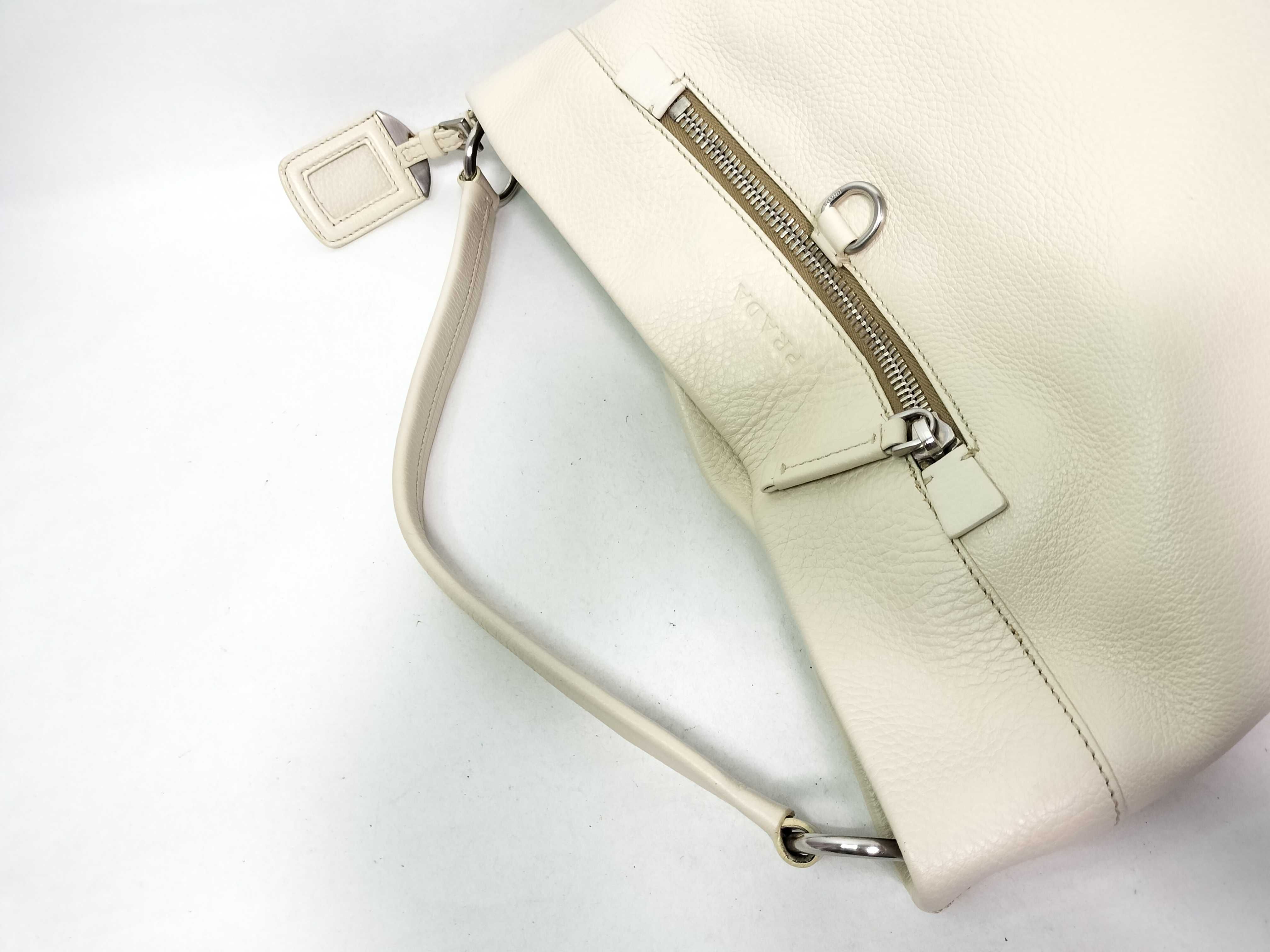 BR2248 Leather One-Shoulder Bag, Ivory, with Guarantee Card, Name Tag, and Dust Bag. — view 5