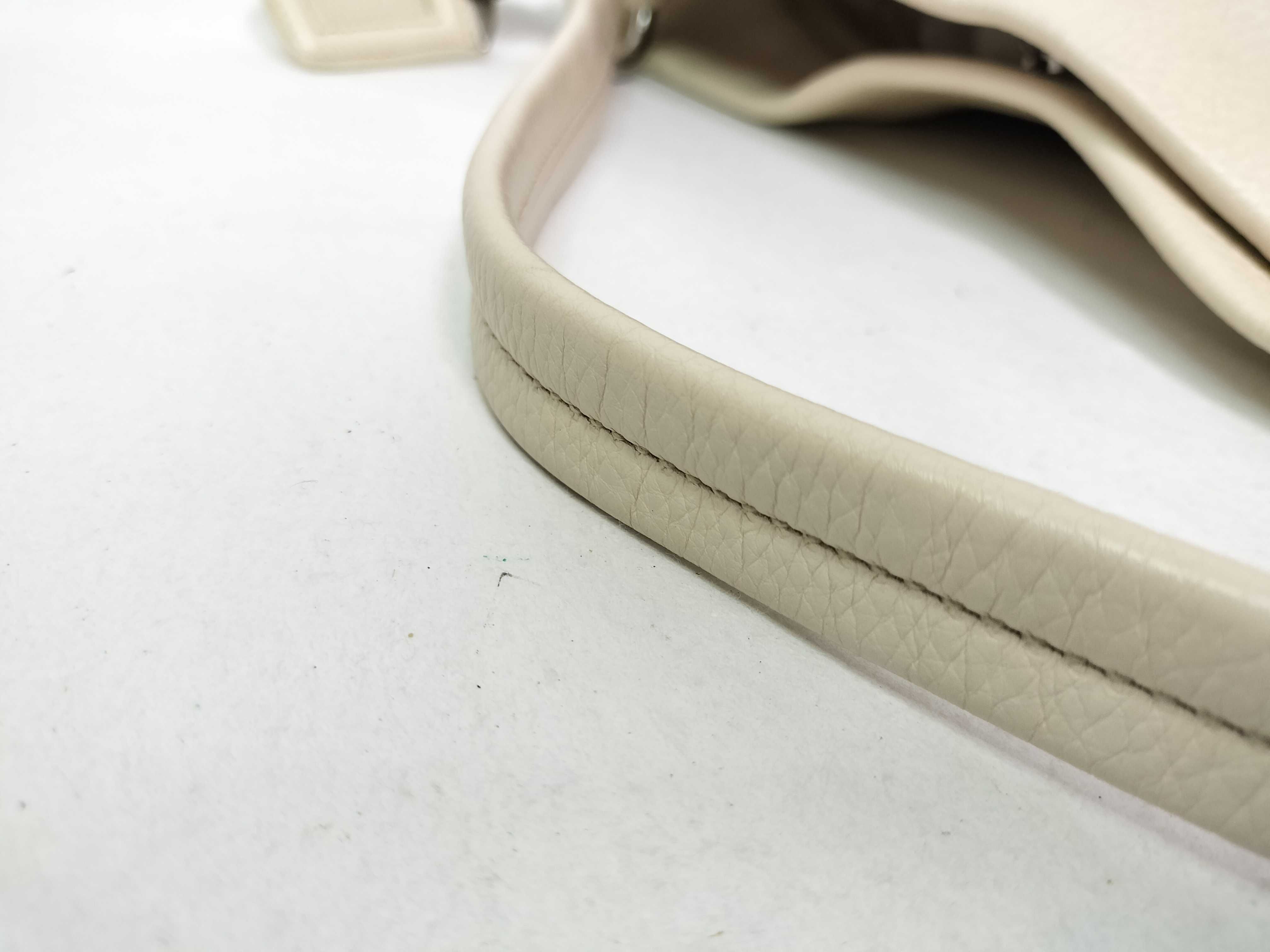 BR2248 Leather One-Shoulder Bag, Ivory, with Guarantee Card, Name Tag, and Dust Bag. — view 6