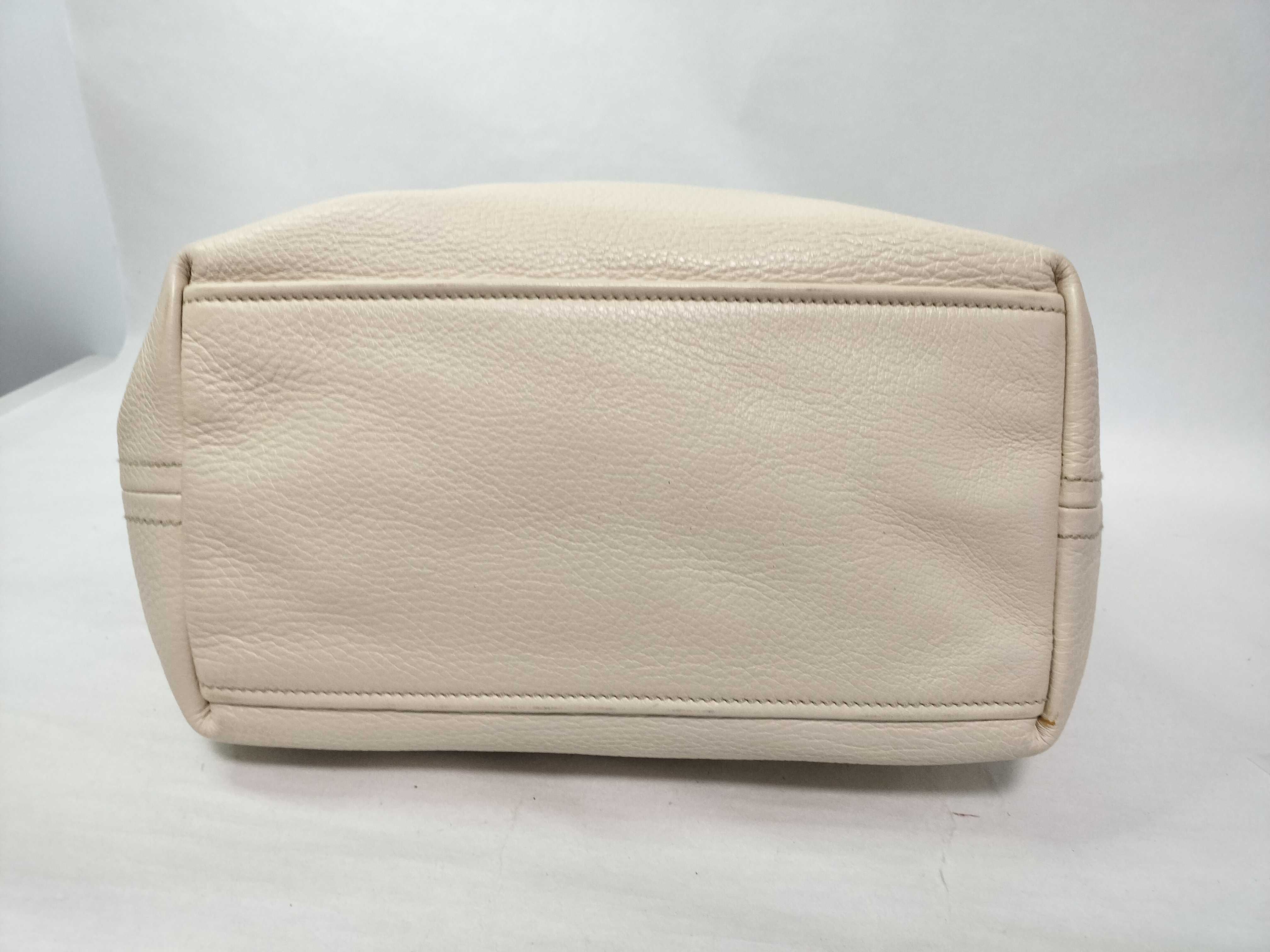 BR2248 Leather One-Shoulder Bag, Ivory, with Guarantee Card, Name Tag, and Dust Bag. — view 9