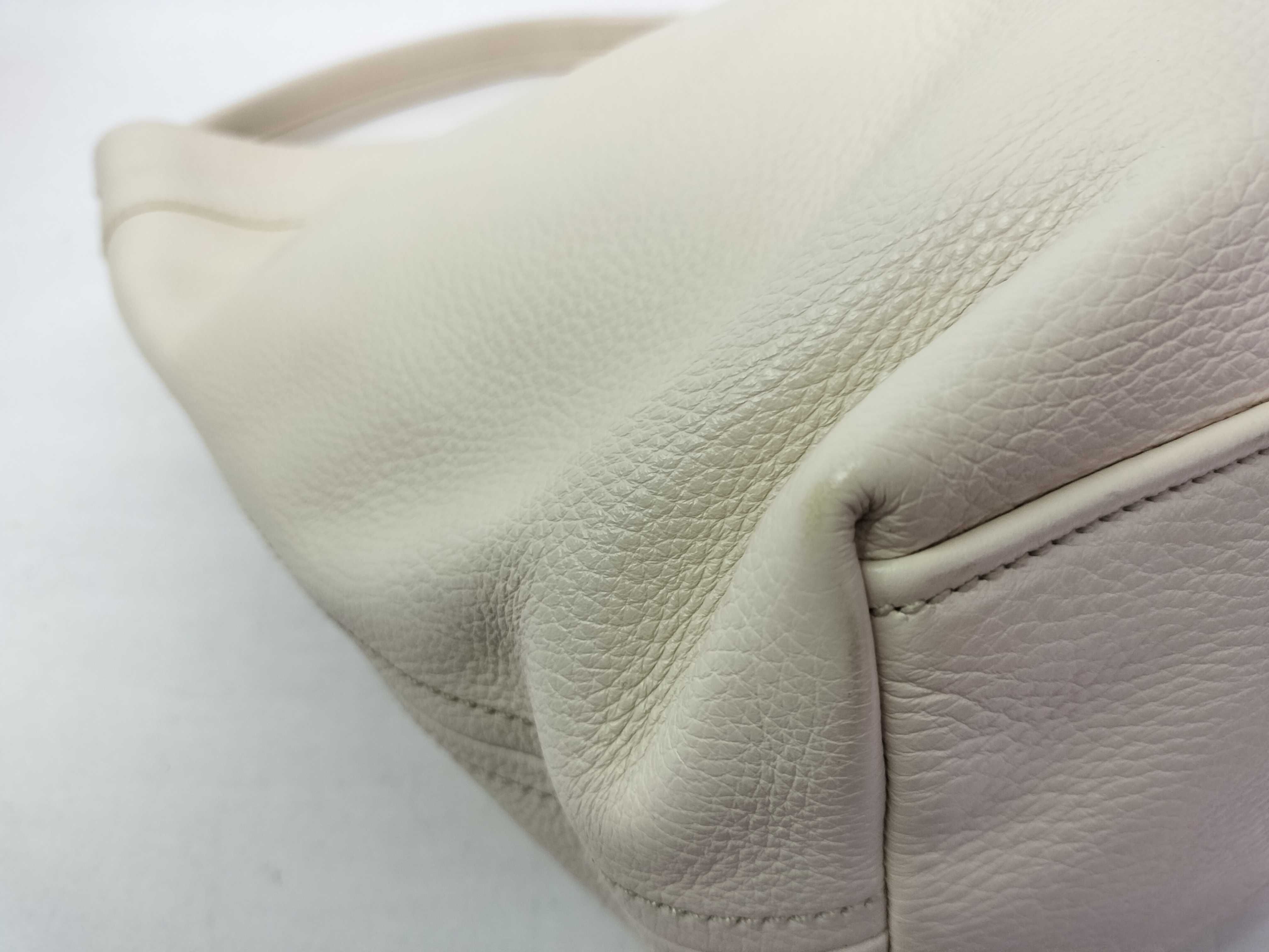 BR2248 Leather One-Shoulder Bag, Ivory, with Guarantee Card, Name Tag, and Dust Bag. — view 10