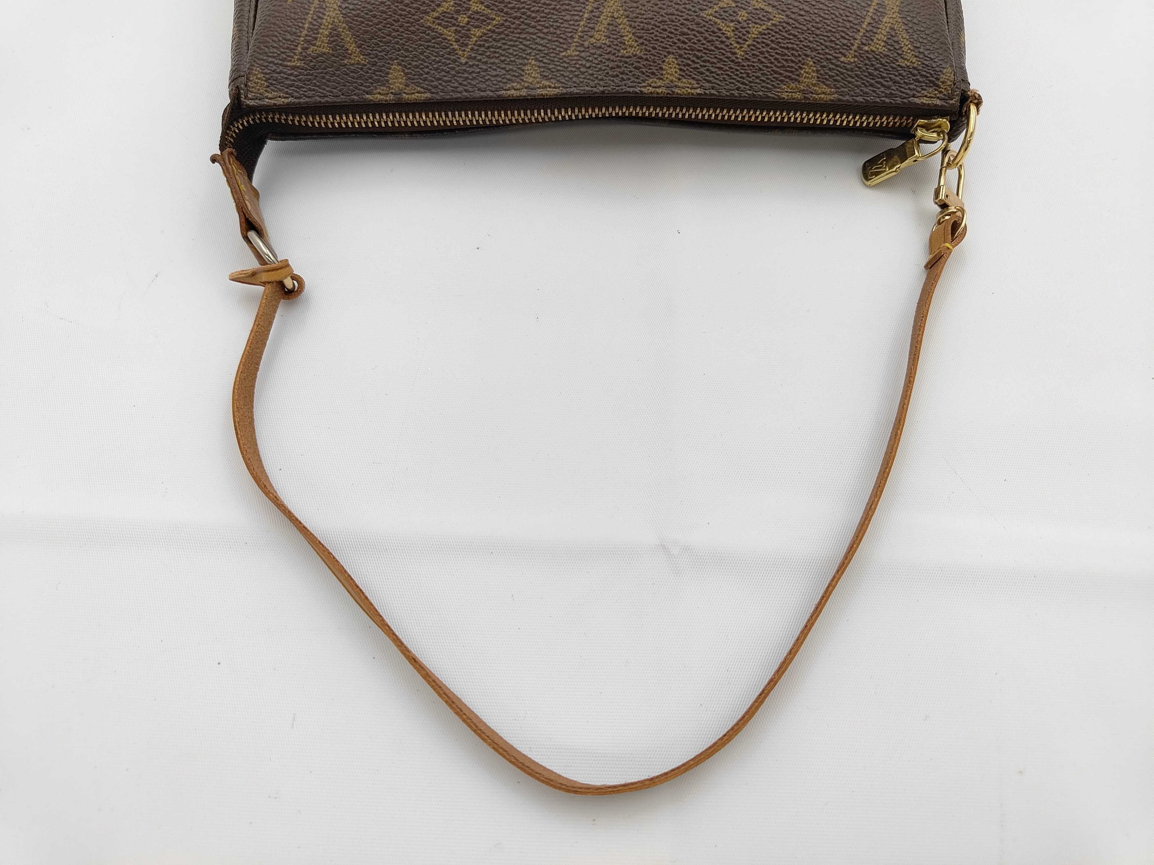 Monogram Louis Vuitton Monogram Accessoires VI0022 Handbag — view 3