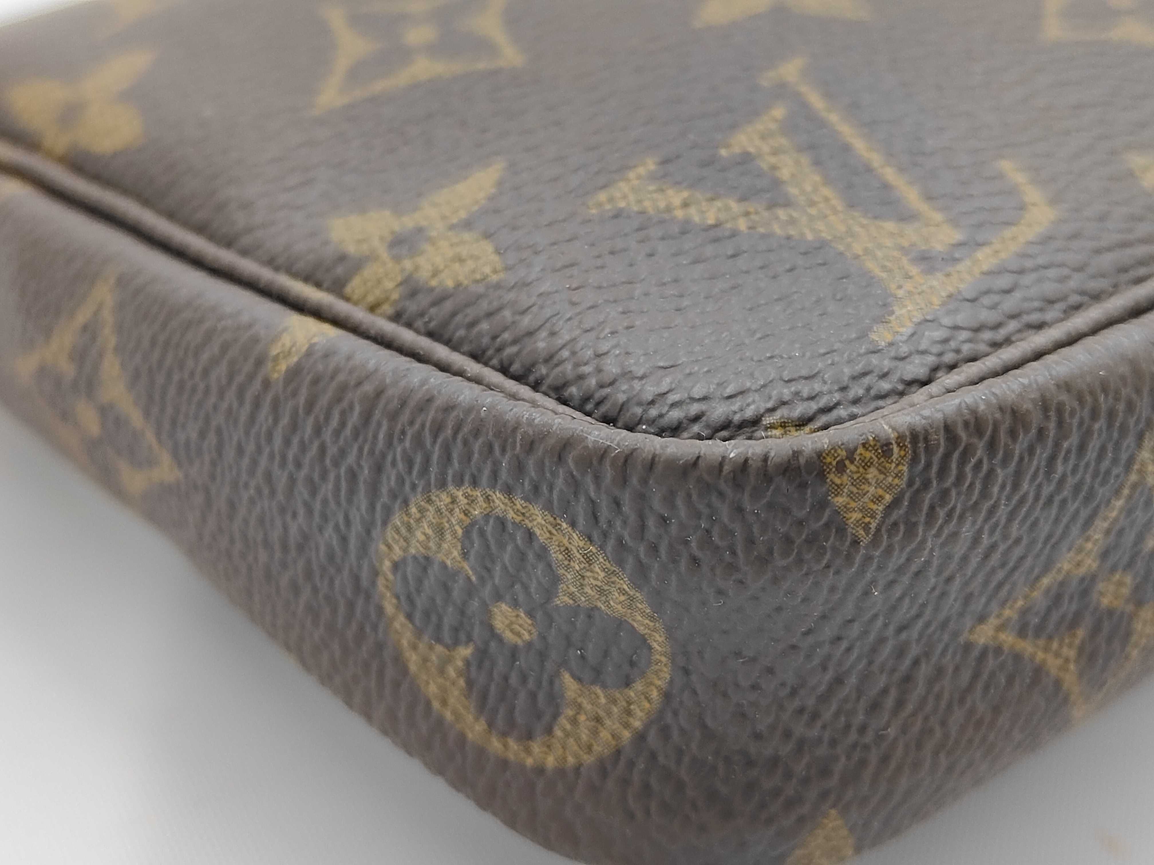 Monogram Louis Vuitton Monogram Accessoires VI0022 Handbag — view 6