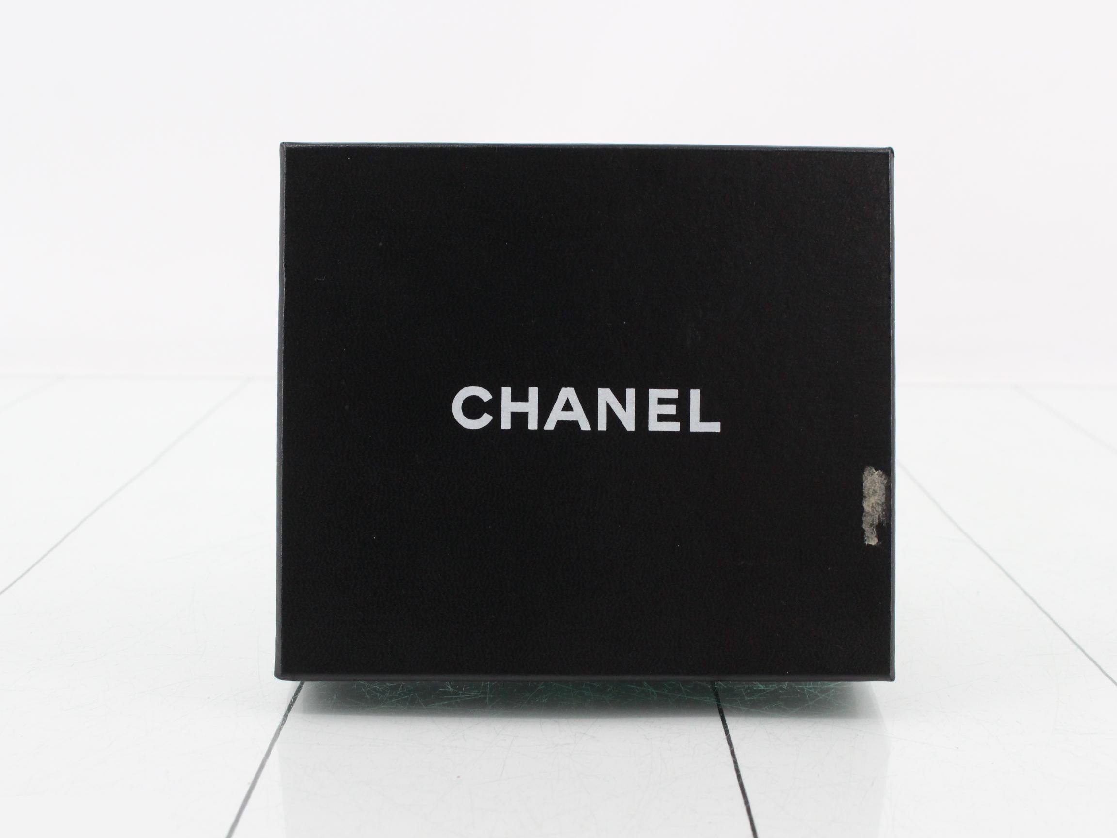 Caviar leather bi-fold wallet with Coco mark — view 5