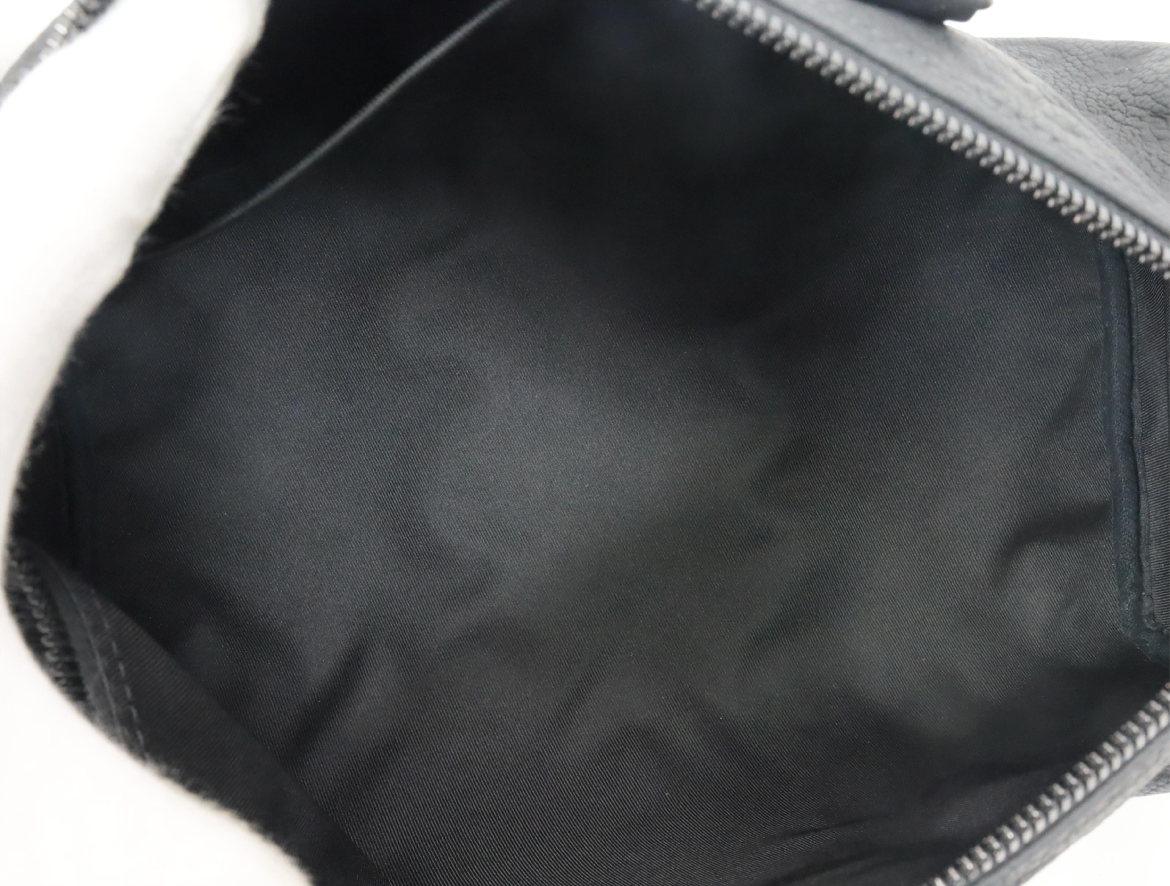 Taurillon Monogram Keepall Bandoulière 35 M22765 Shoulder Bag — view 13