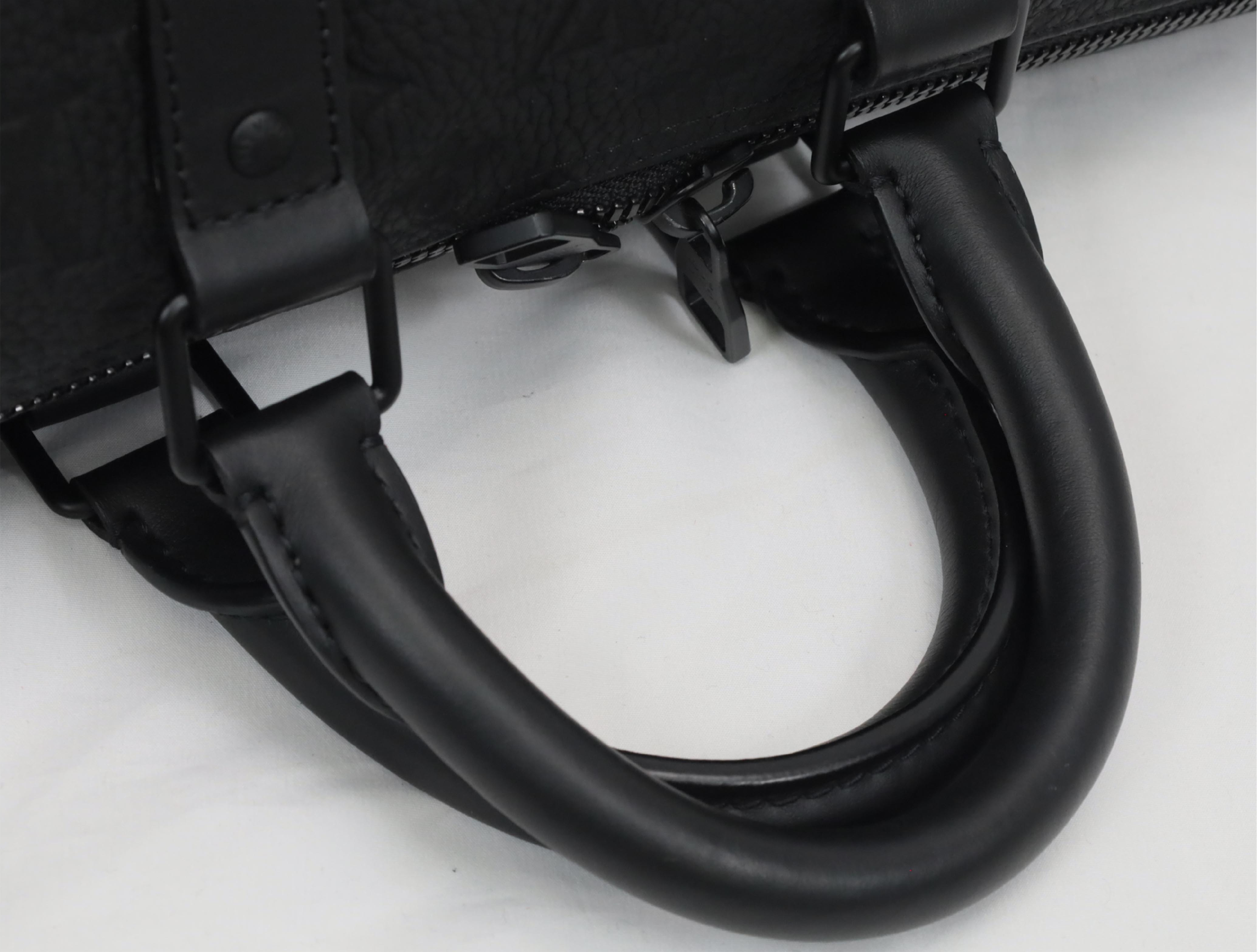 Taurillon Monogram Keepall Bandoulière 35 M22765 Shoulder Bag — view 8