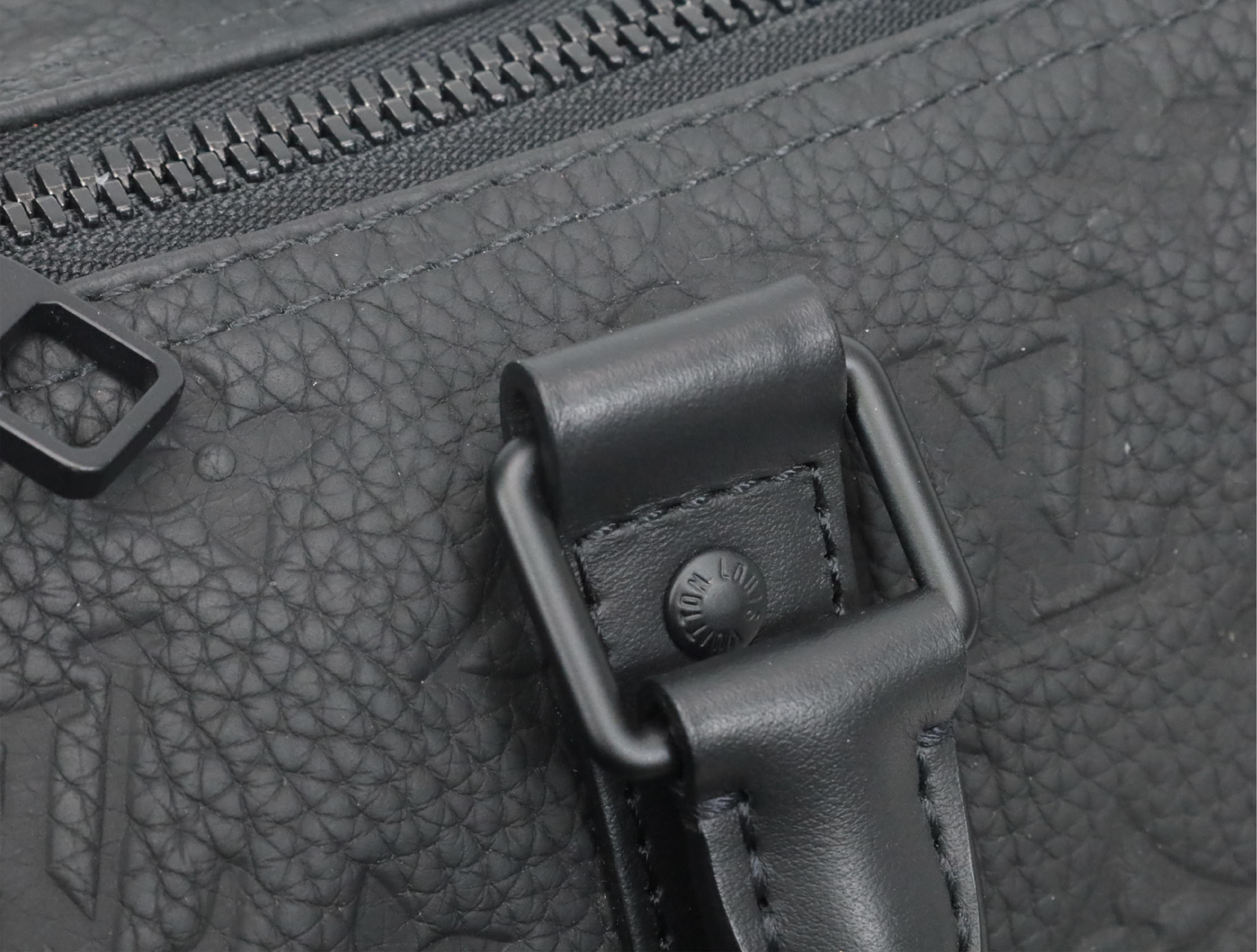 Taurillon Monogram Keepall Bandoulière 35 M22765 Shoulder Bag — view 10