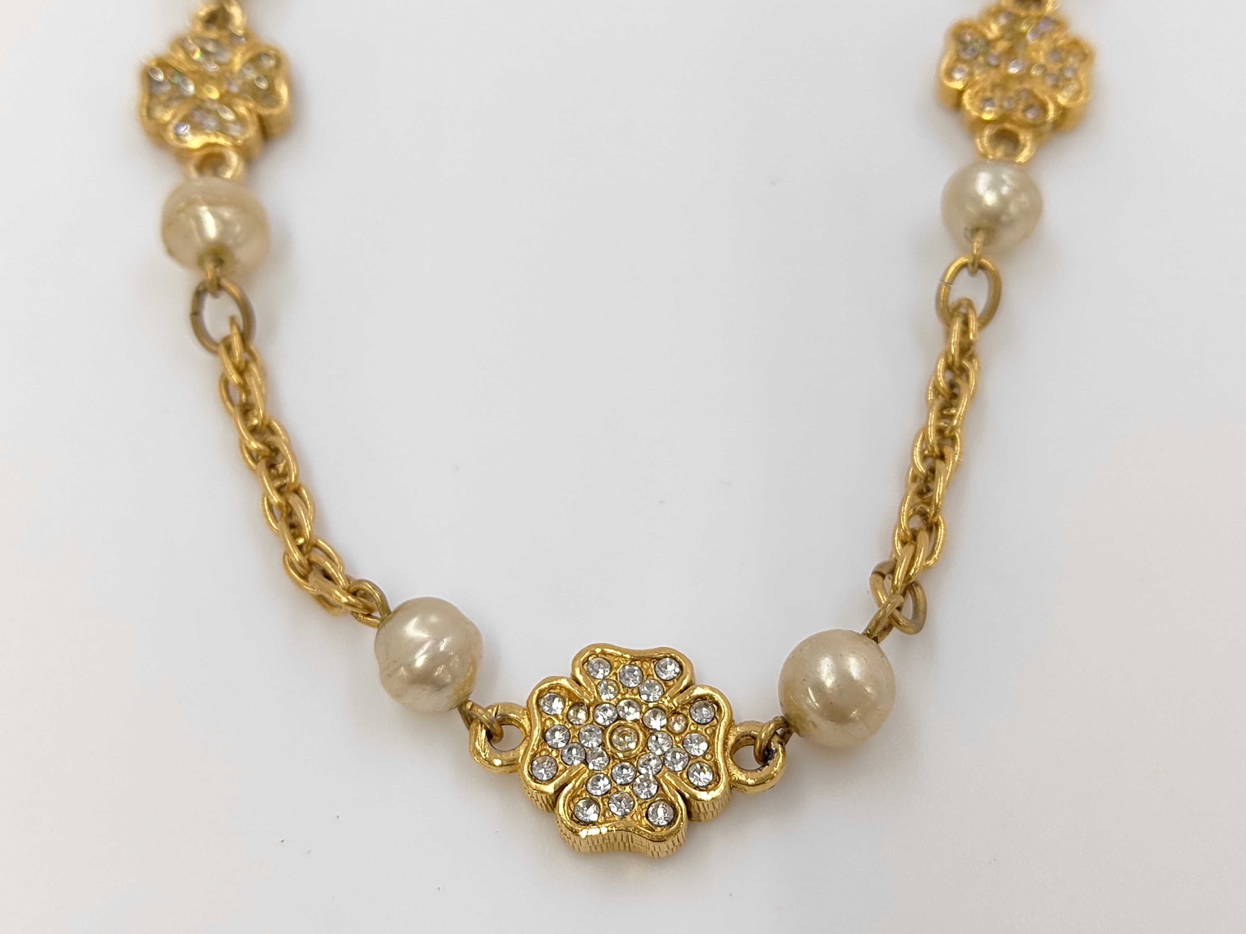 necklace — view 2