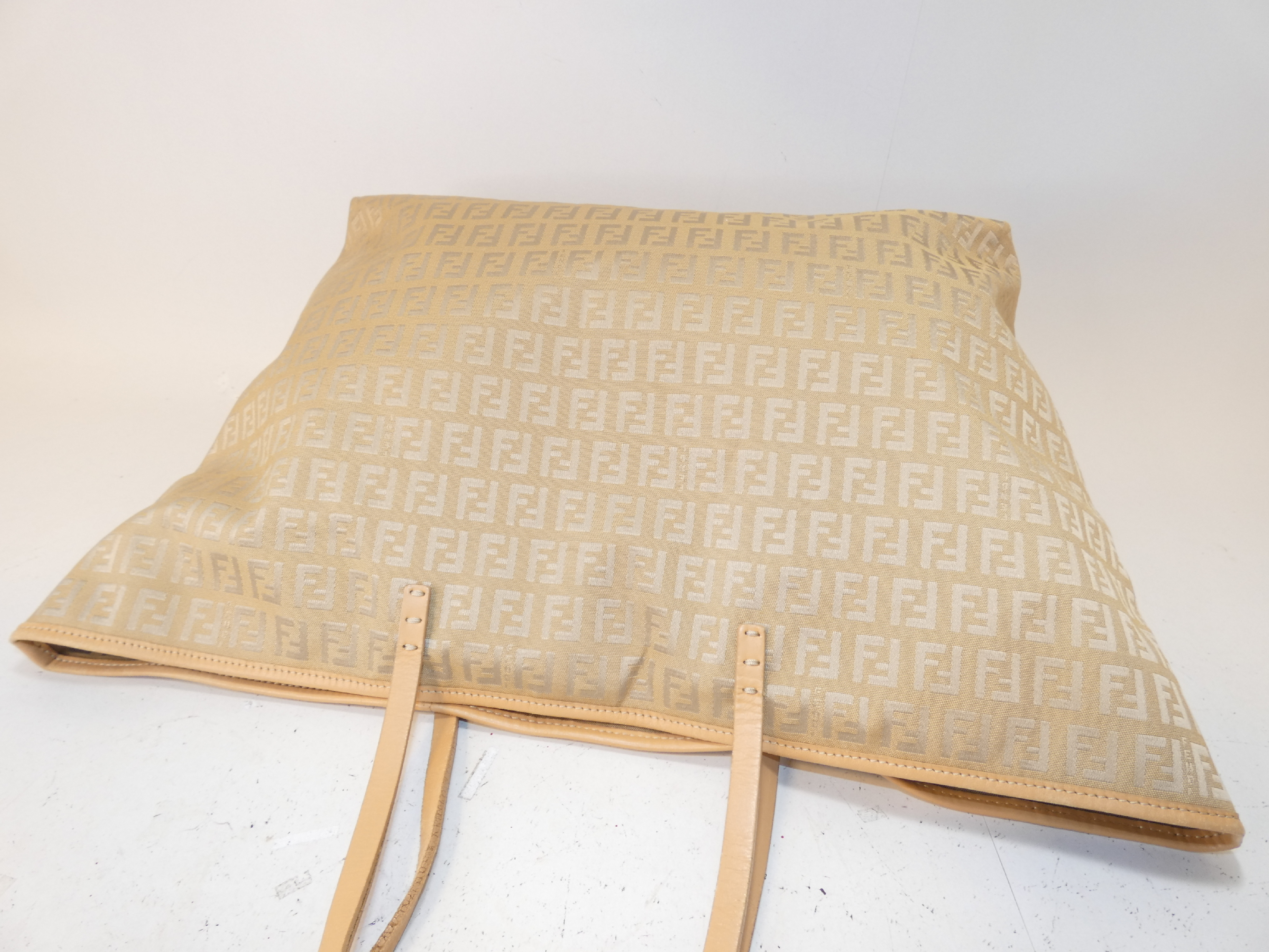 Zucchino Canvas Hand Tote Bag — view 3