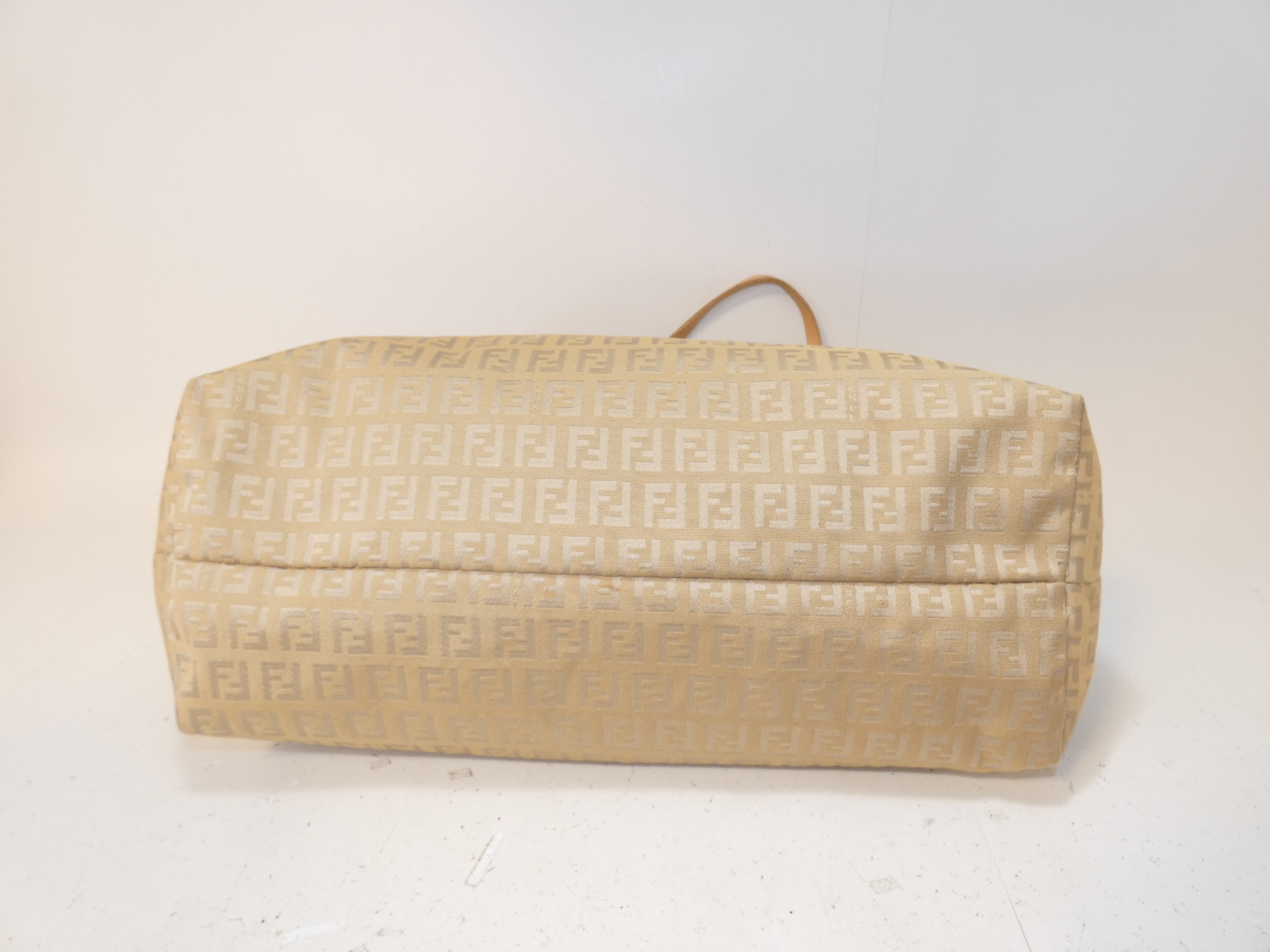 Zucchino Canvas Hand Tote Bag — view 6