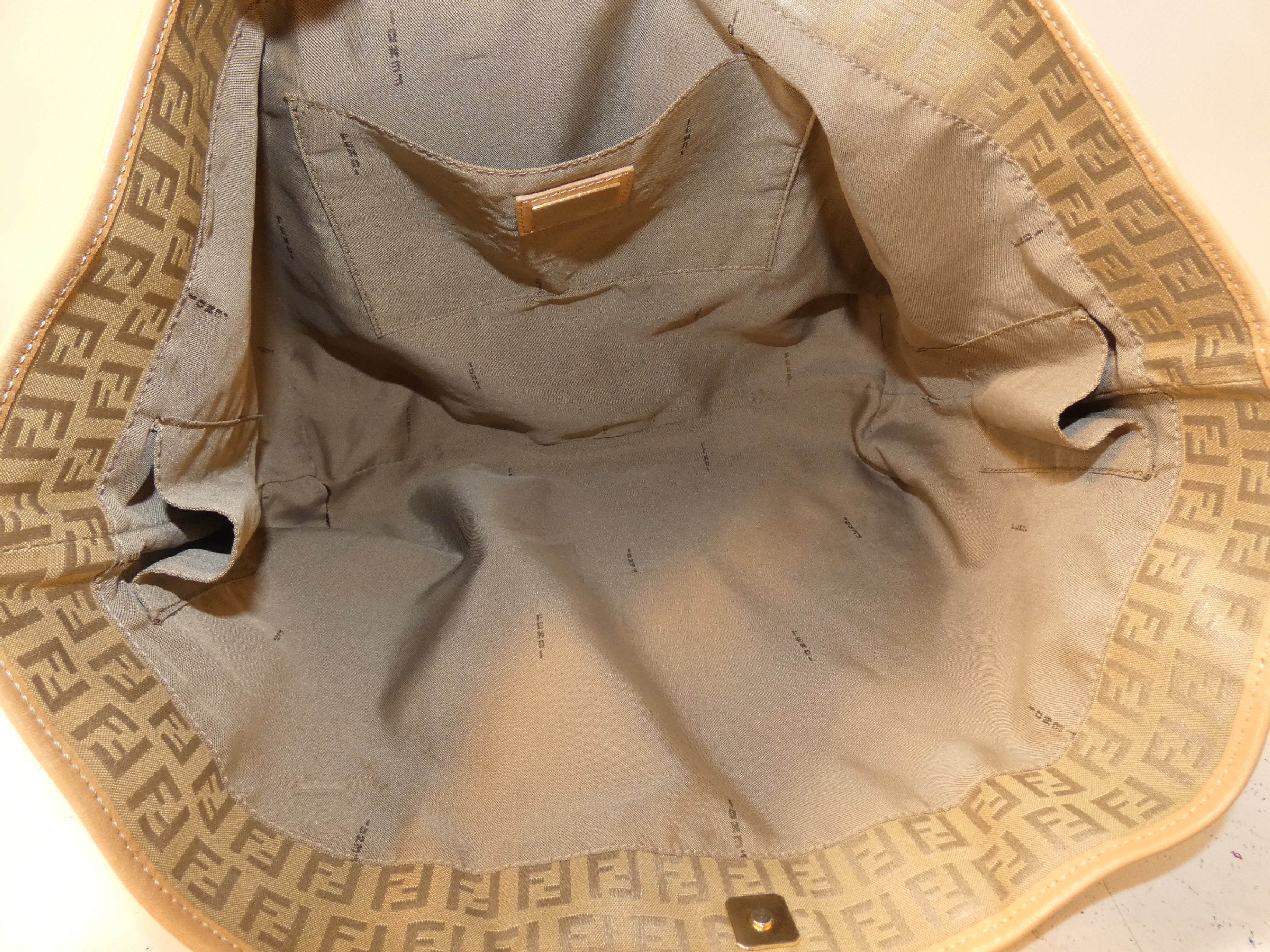 Zucchino Canvas Hand Tote Bag — view 9