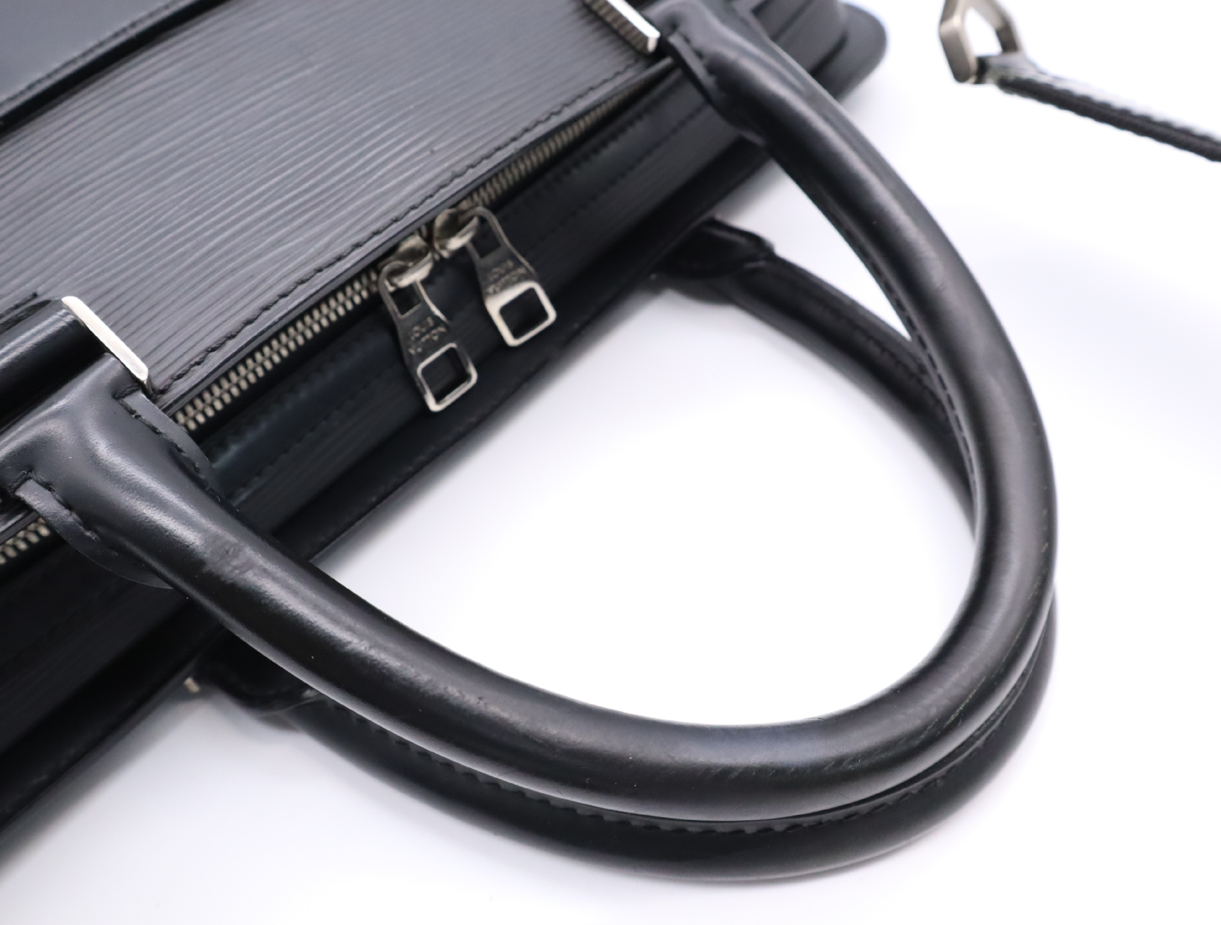 M54032 Epi Bassano MM Noir Business Bag with Optional Strap — view 13