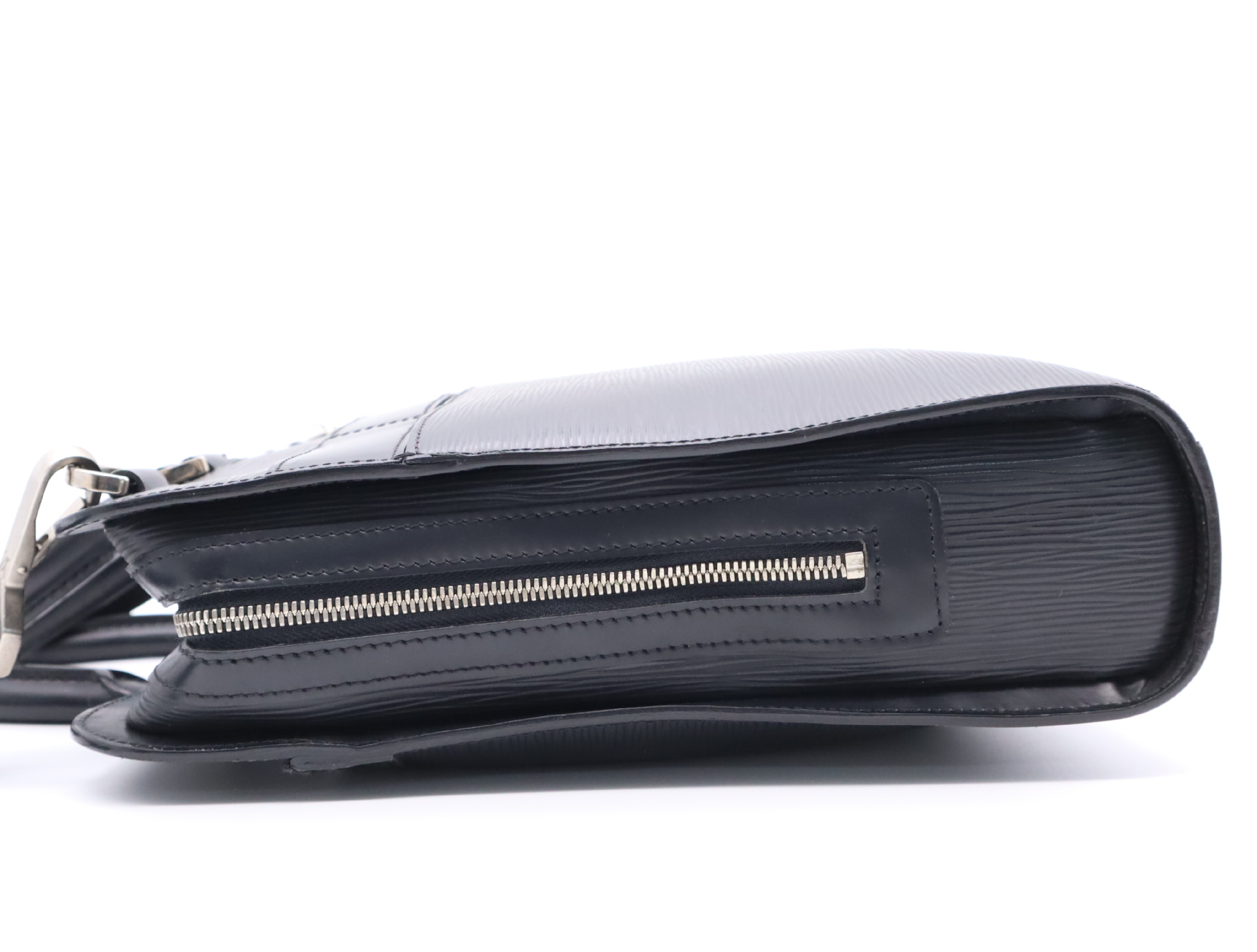 M54032 Epi Bassano MM Noir Business Bag with Optional Strap — view 3
