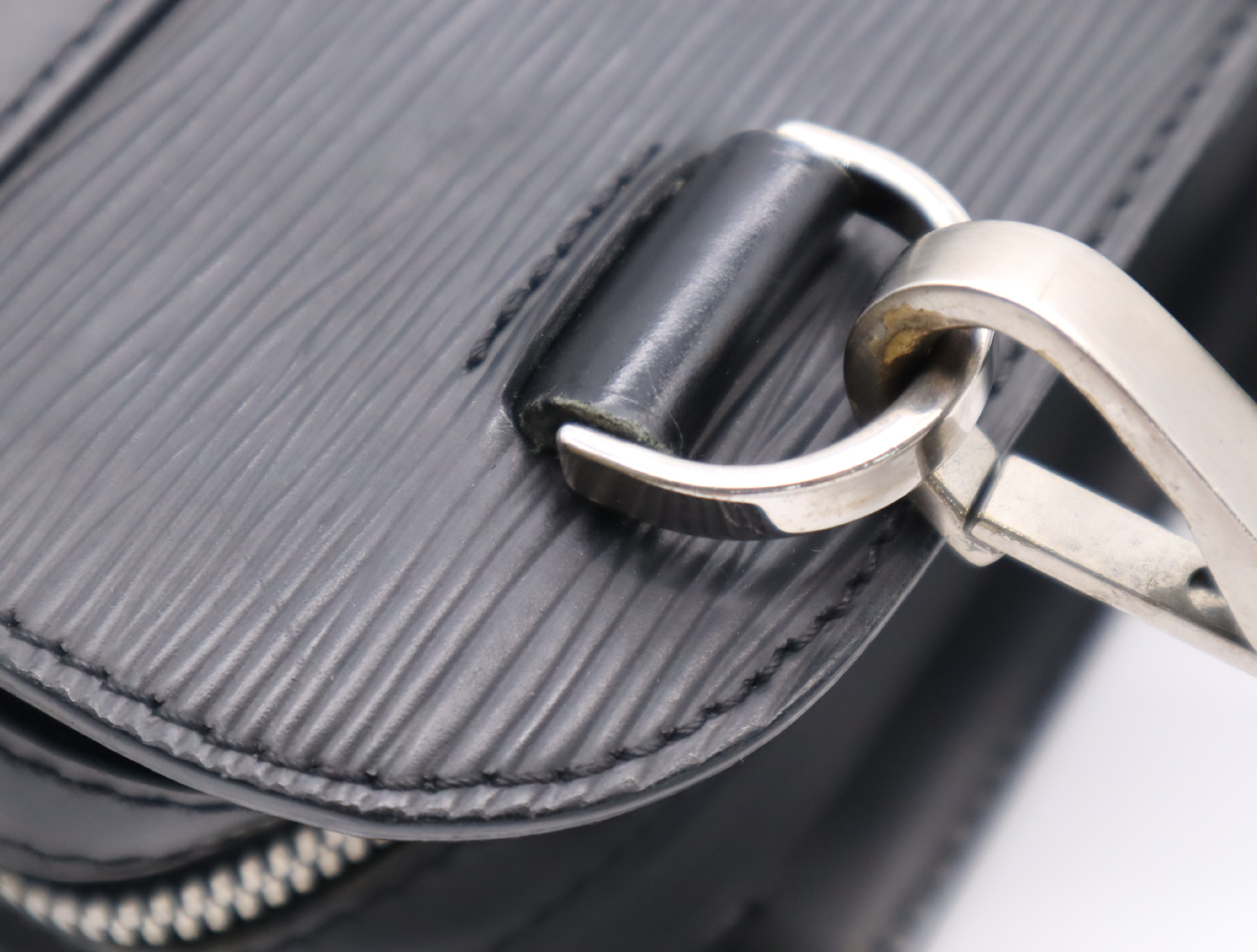 M54032 Epi Bassano MM Noir Business Bag with Optional Strap — view 8