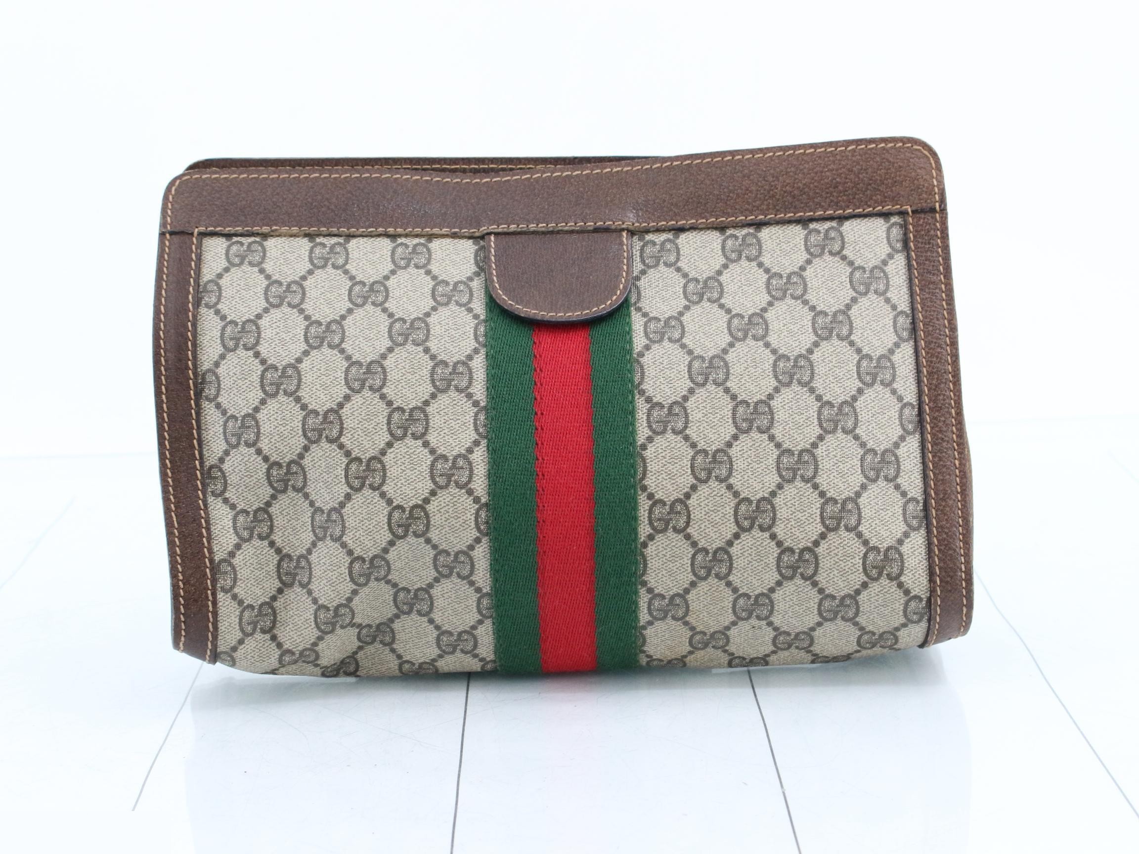 GG Supreme Clutch Bag