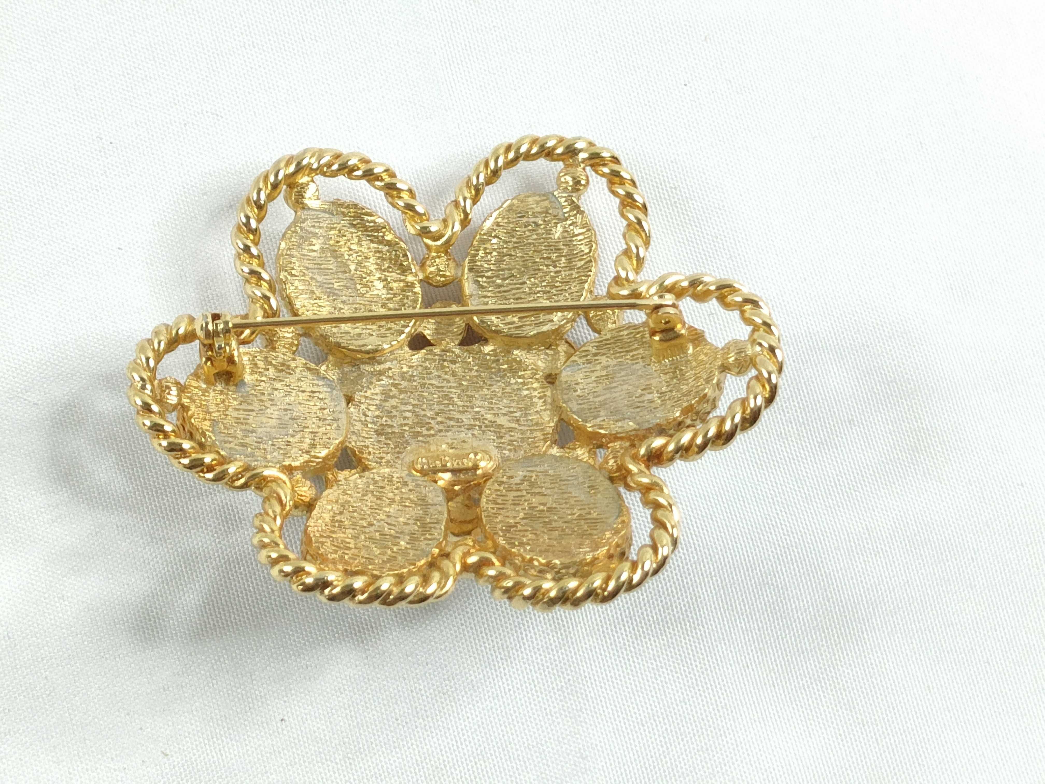 Christian Brooch, Flower, Pearl, Gold Brooch — view 2