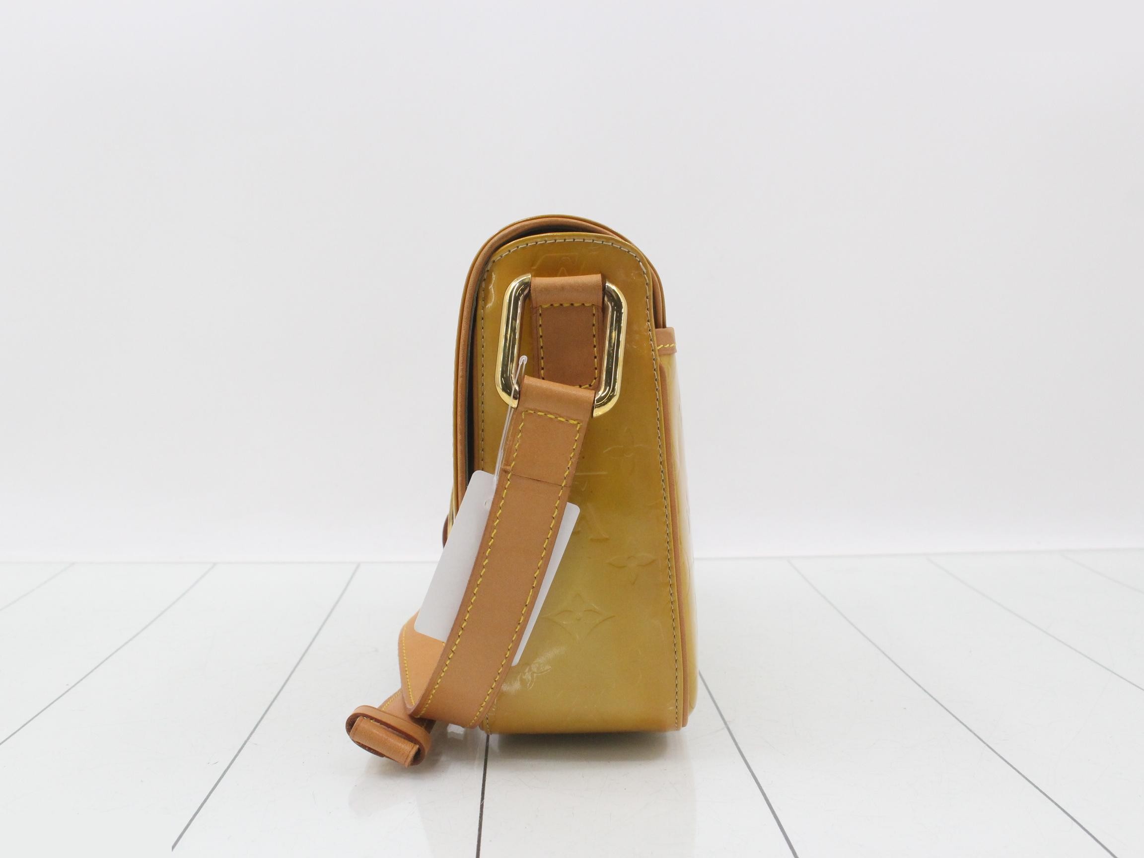 Shoulder bag, Vernis Christie — view 3