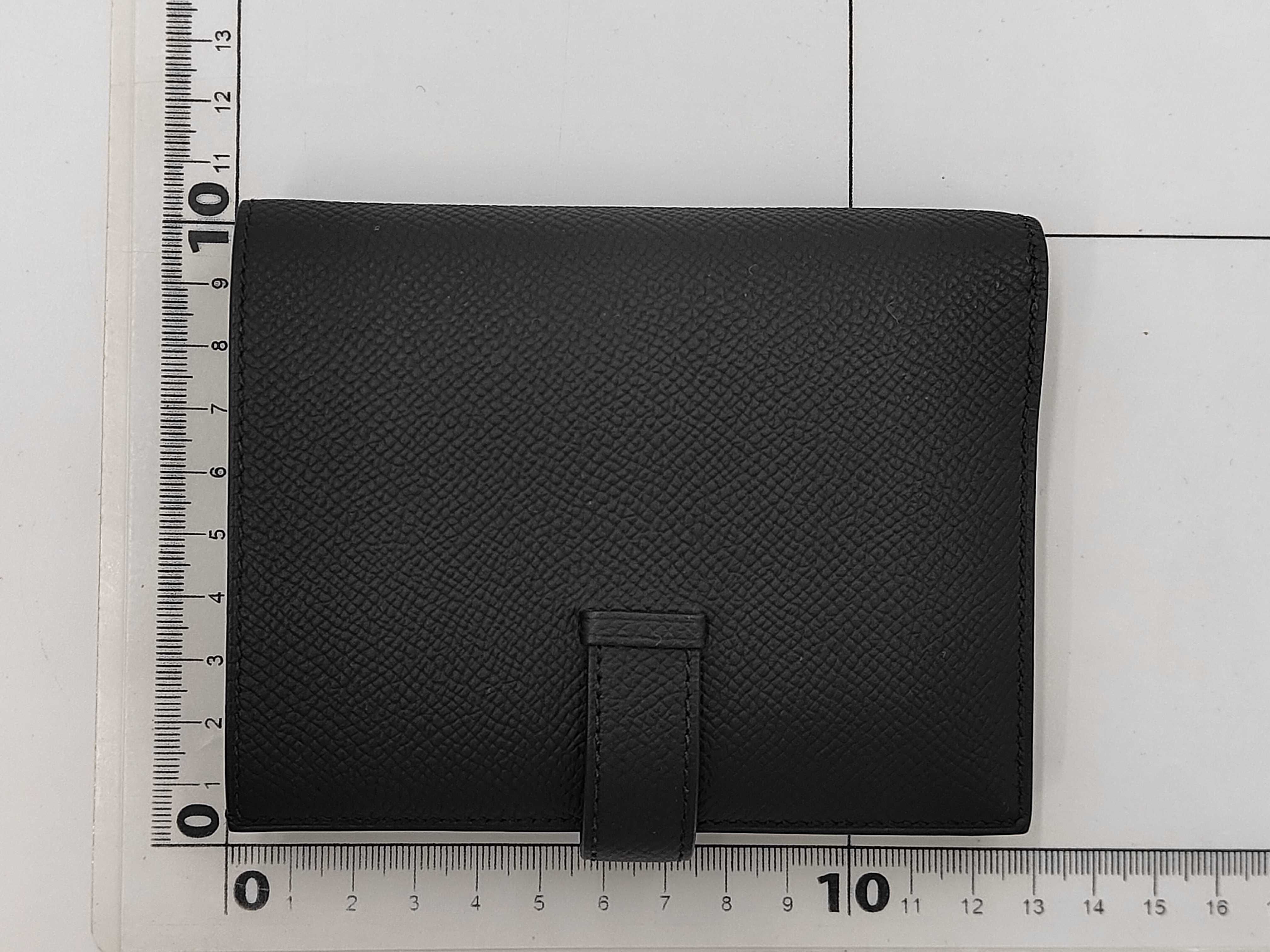 Bearn Compact Wallet, Veau Epsom Leather, Gold Hardware, Black, G Stamp — view 2