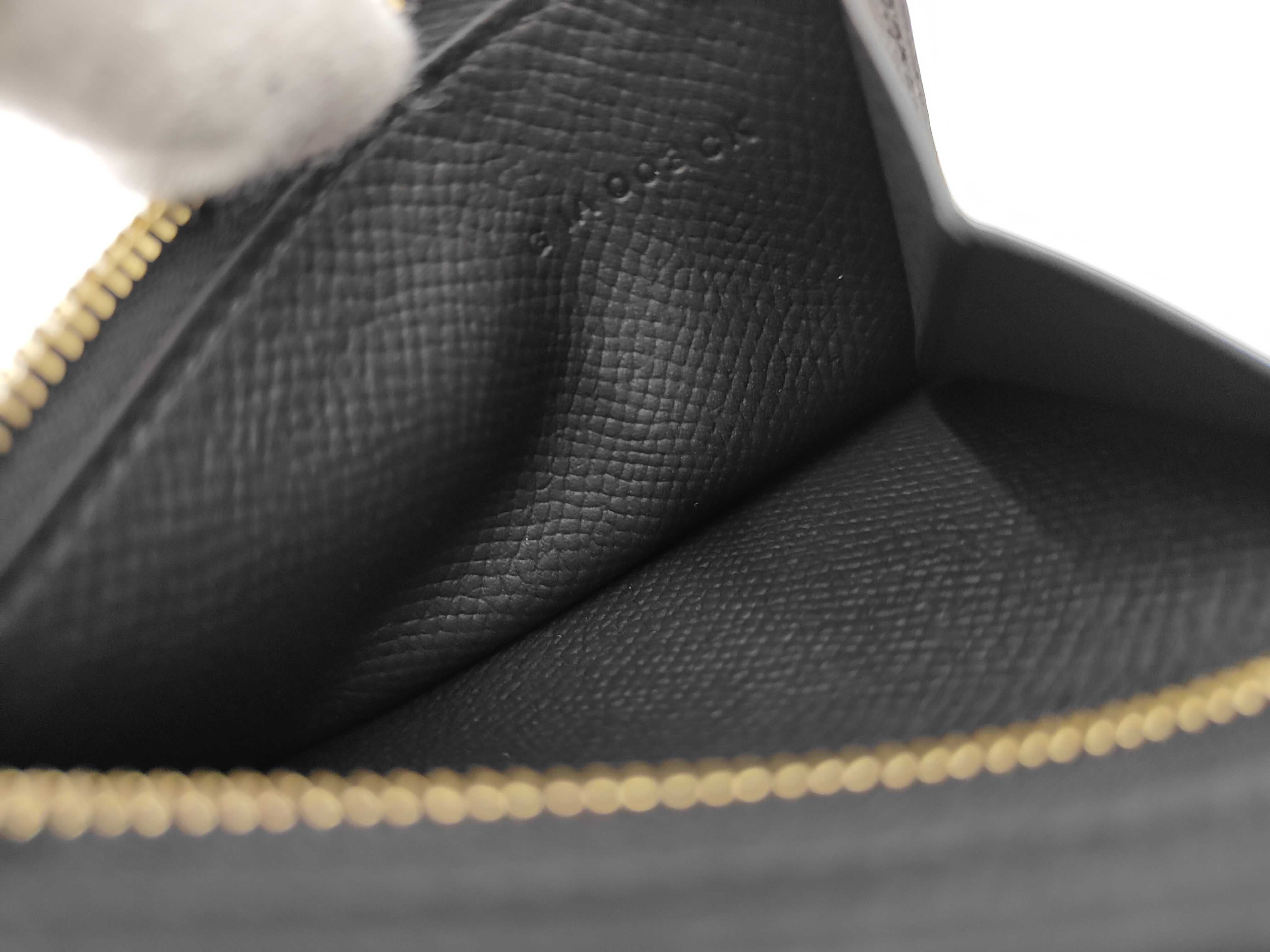 Bearn Compact Wallet, Veau Epsom Leather, Gold Hardware, Black, G Stamp — view 10