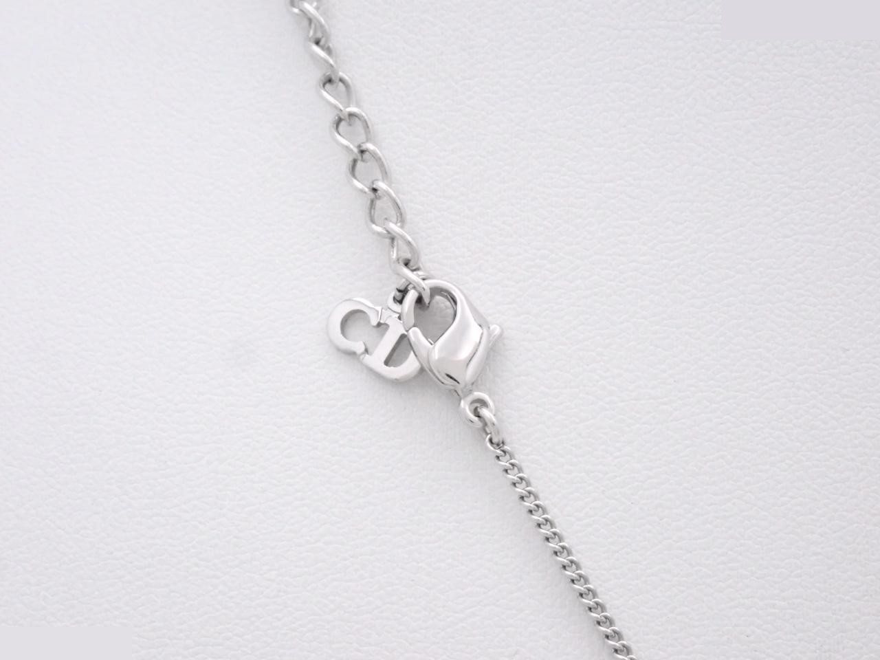 Dolphin motif necklace/pendant, chain approximately 44cm, silver. — view 2