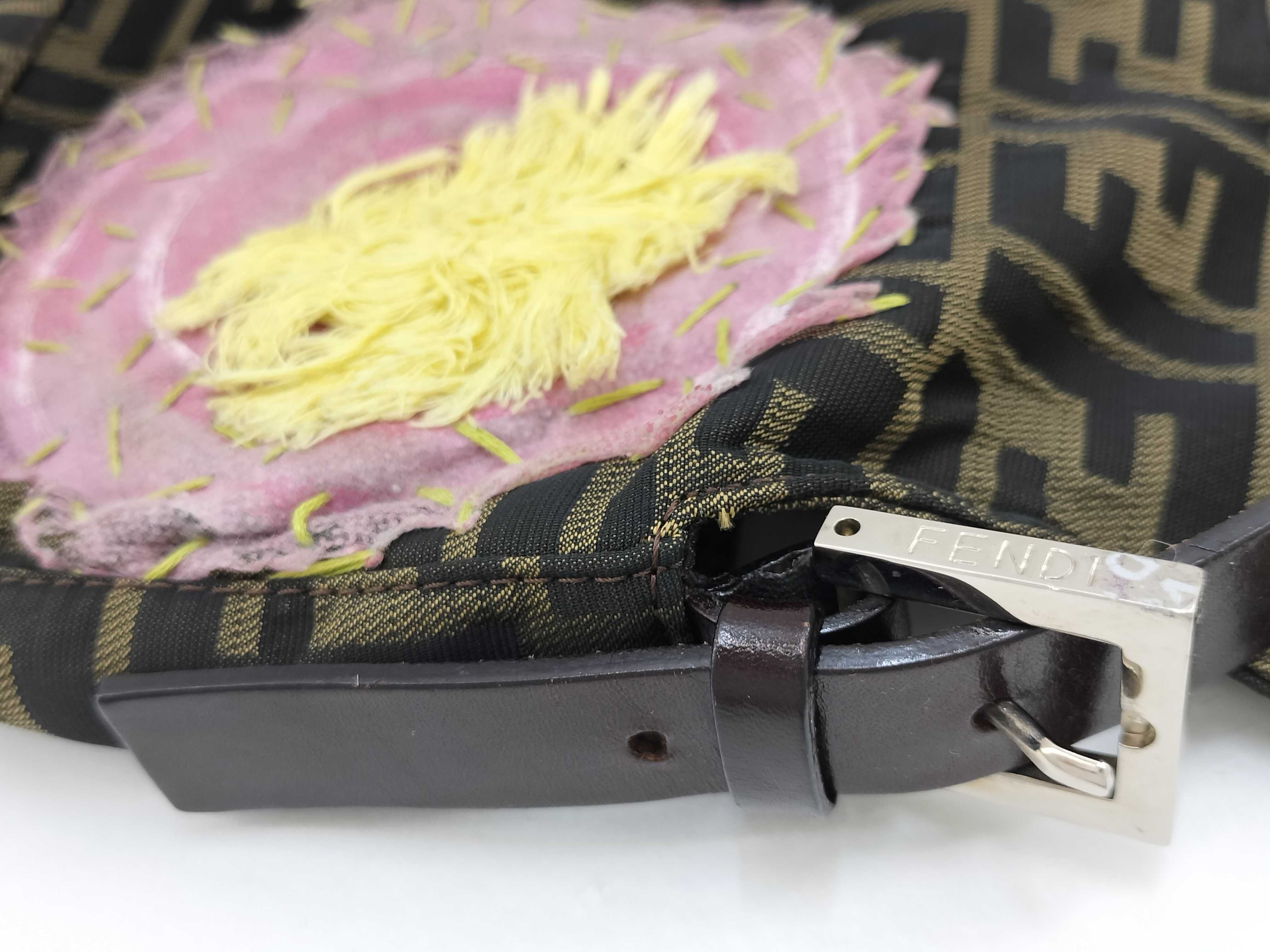 Zucca pattern Fendi Baguette Zucca pattern flower motif one-shoulder bag khaki shoulder bag — view 14