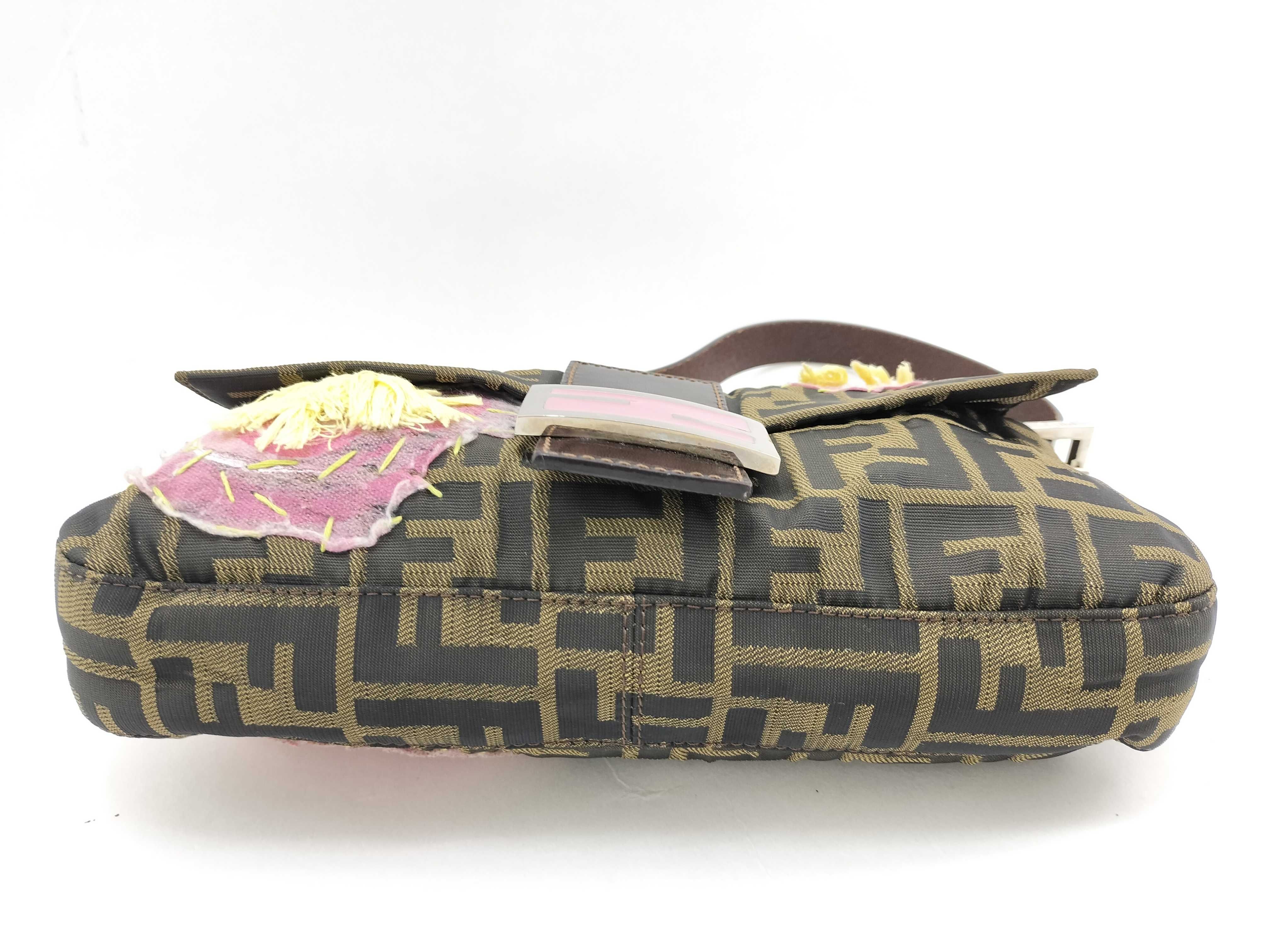 Zucca pattern Fendi Baguette Zucca pattern flower motif one-shoulder bag khaki shoulder bag — view 6