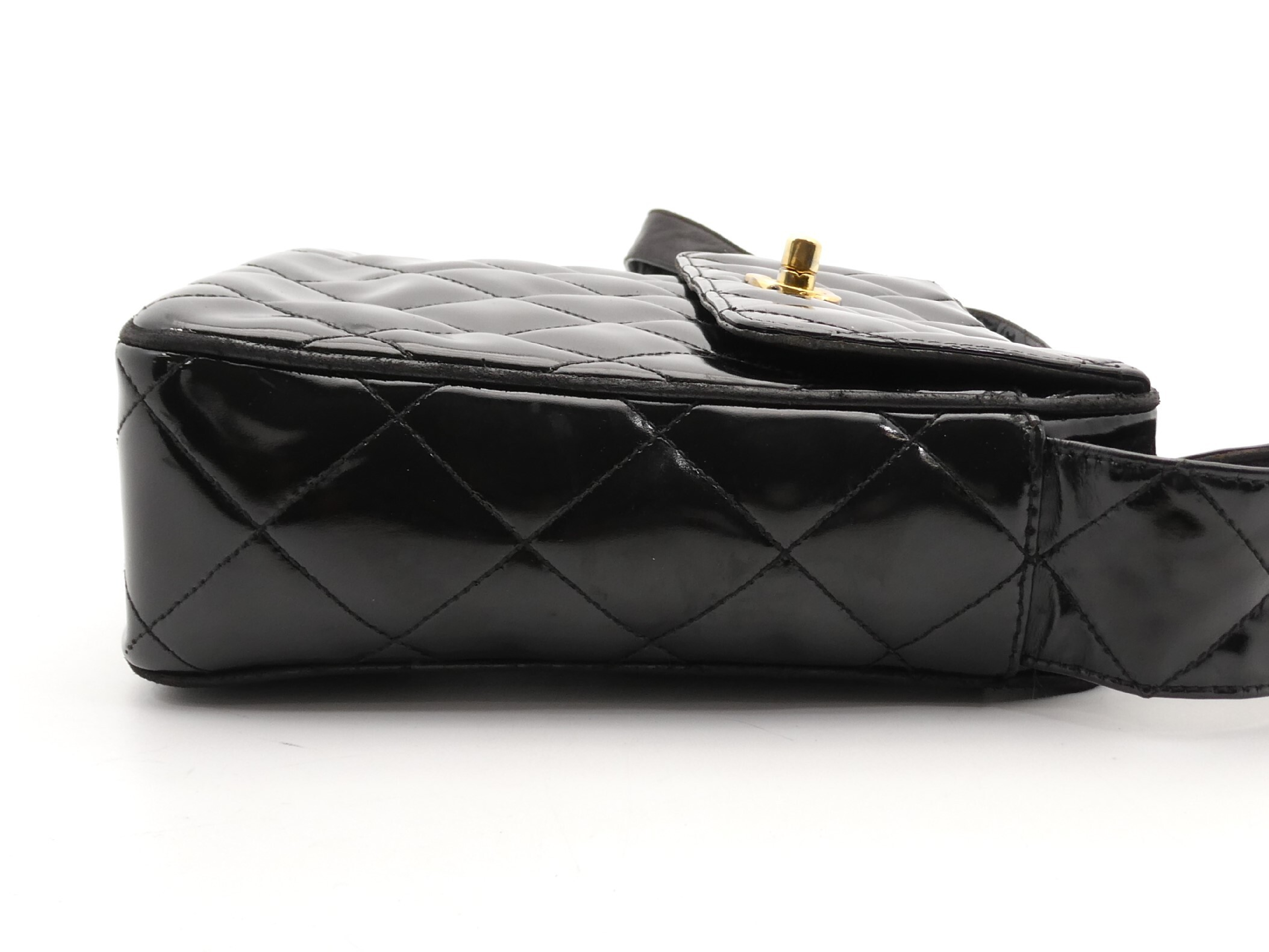 Matelassé Enamel Coco Mark Turnlock Shoulder Bag — view 4