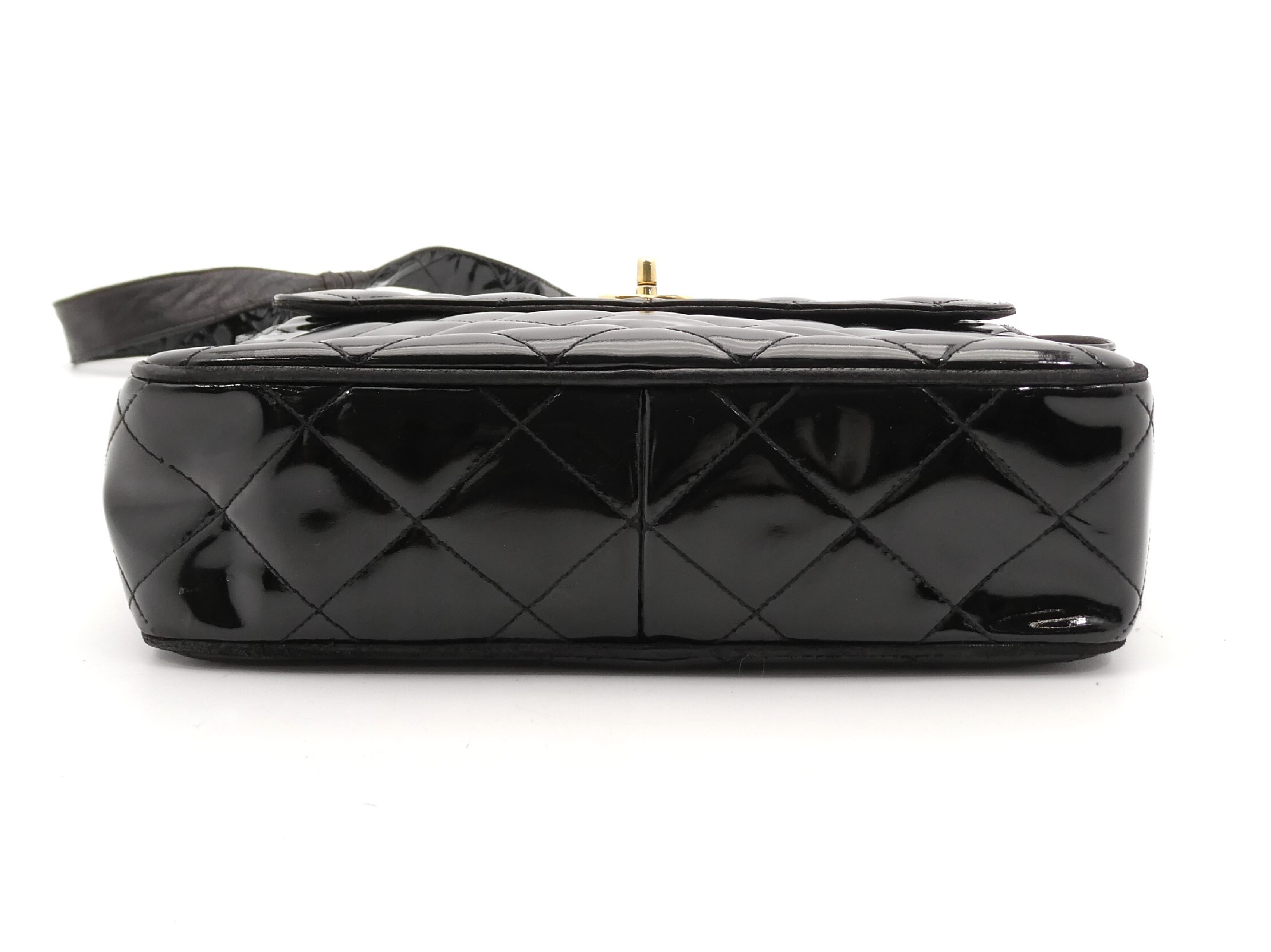 Matelassé Enamel Coco Mark Turnlock Shoulder Bag — view 5
