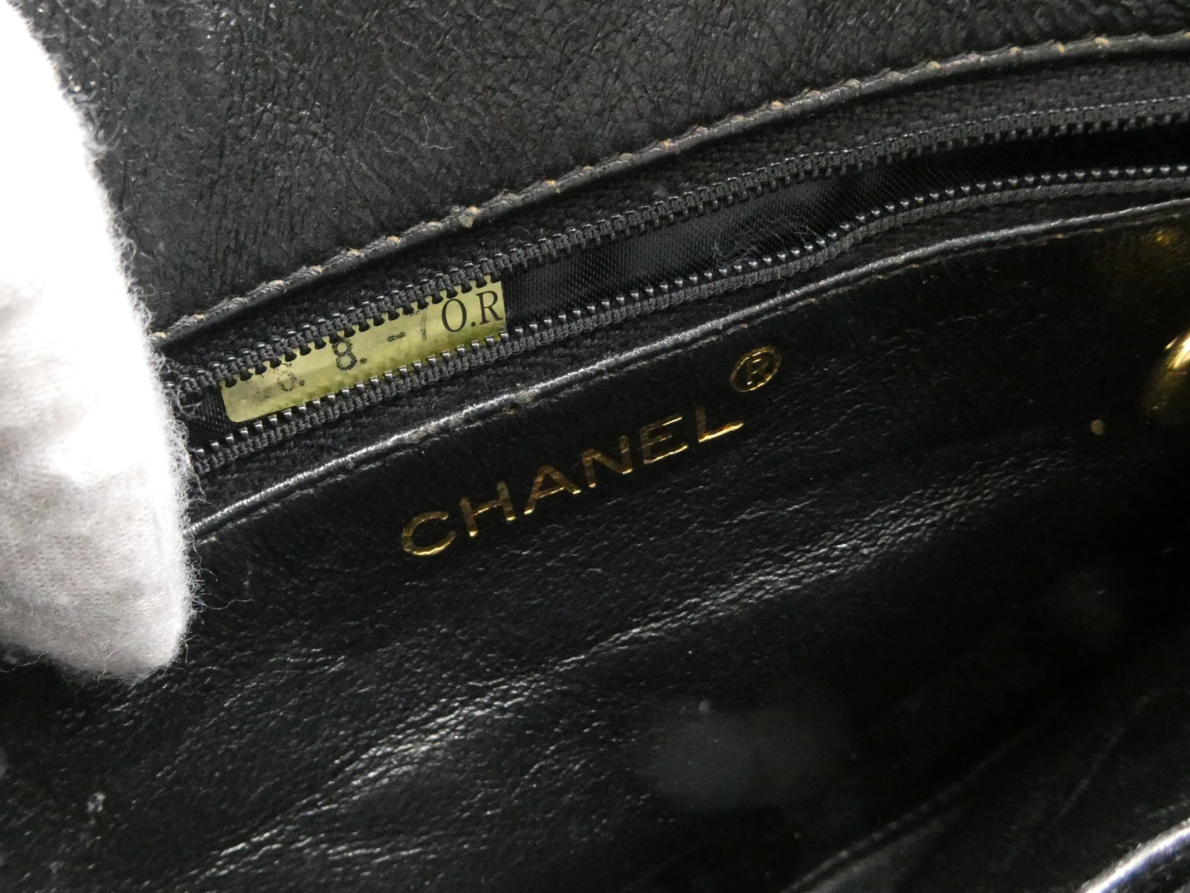 Matelassé Enamel Coco Mark Turnlock Shoulder Bag — view 8